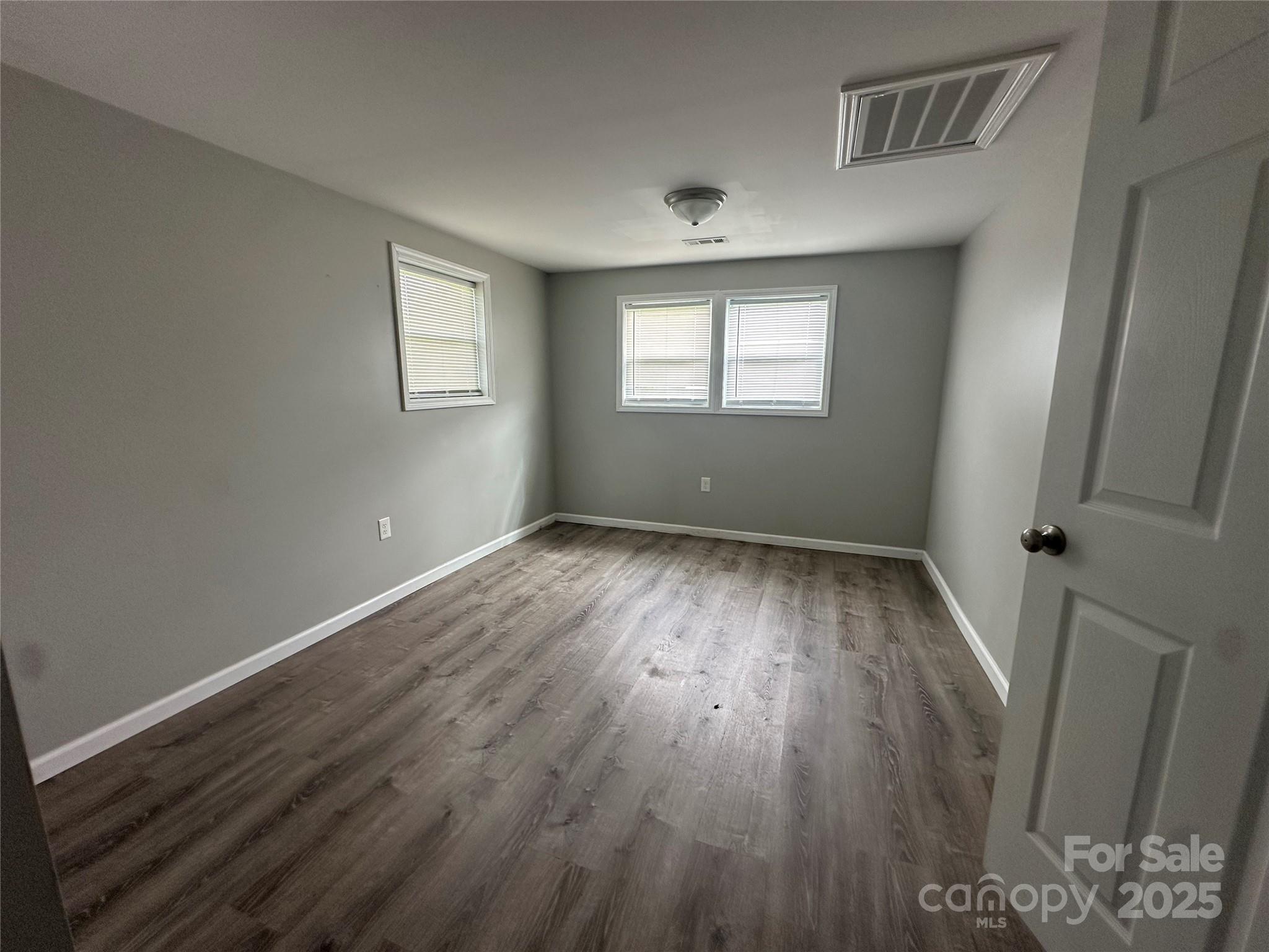 2387 Peeler Road Property Photo 5