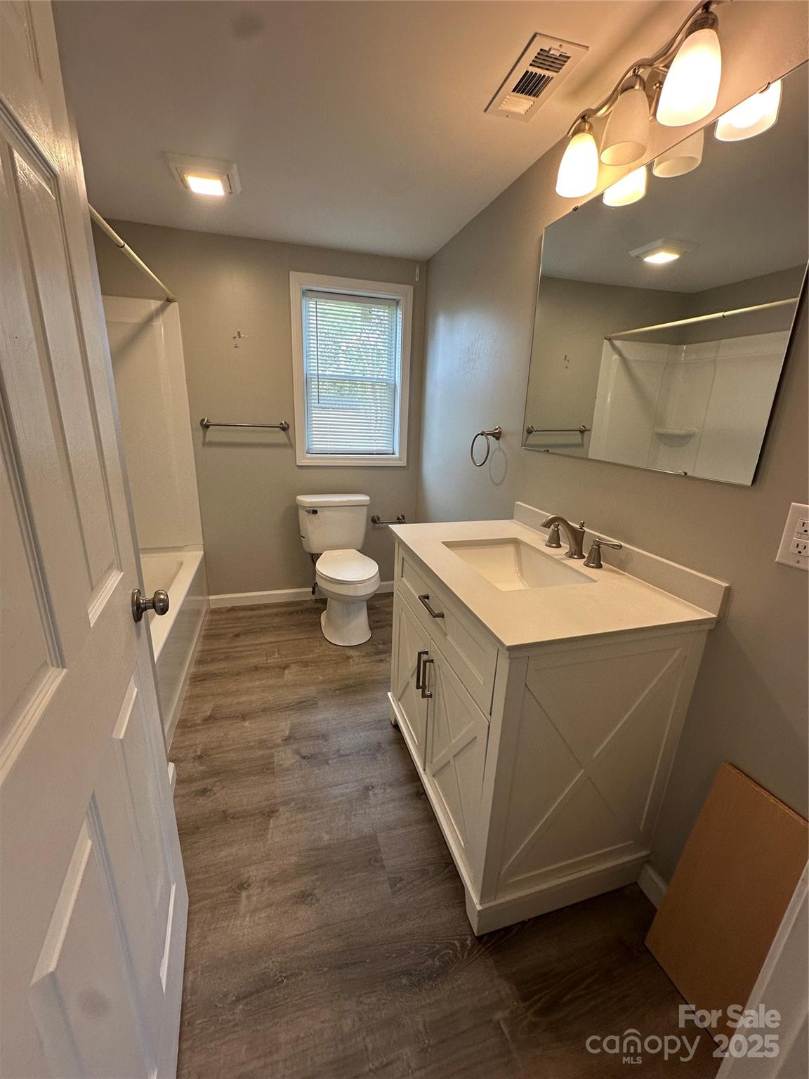 2387 Peeler Road Property Photo 6