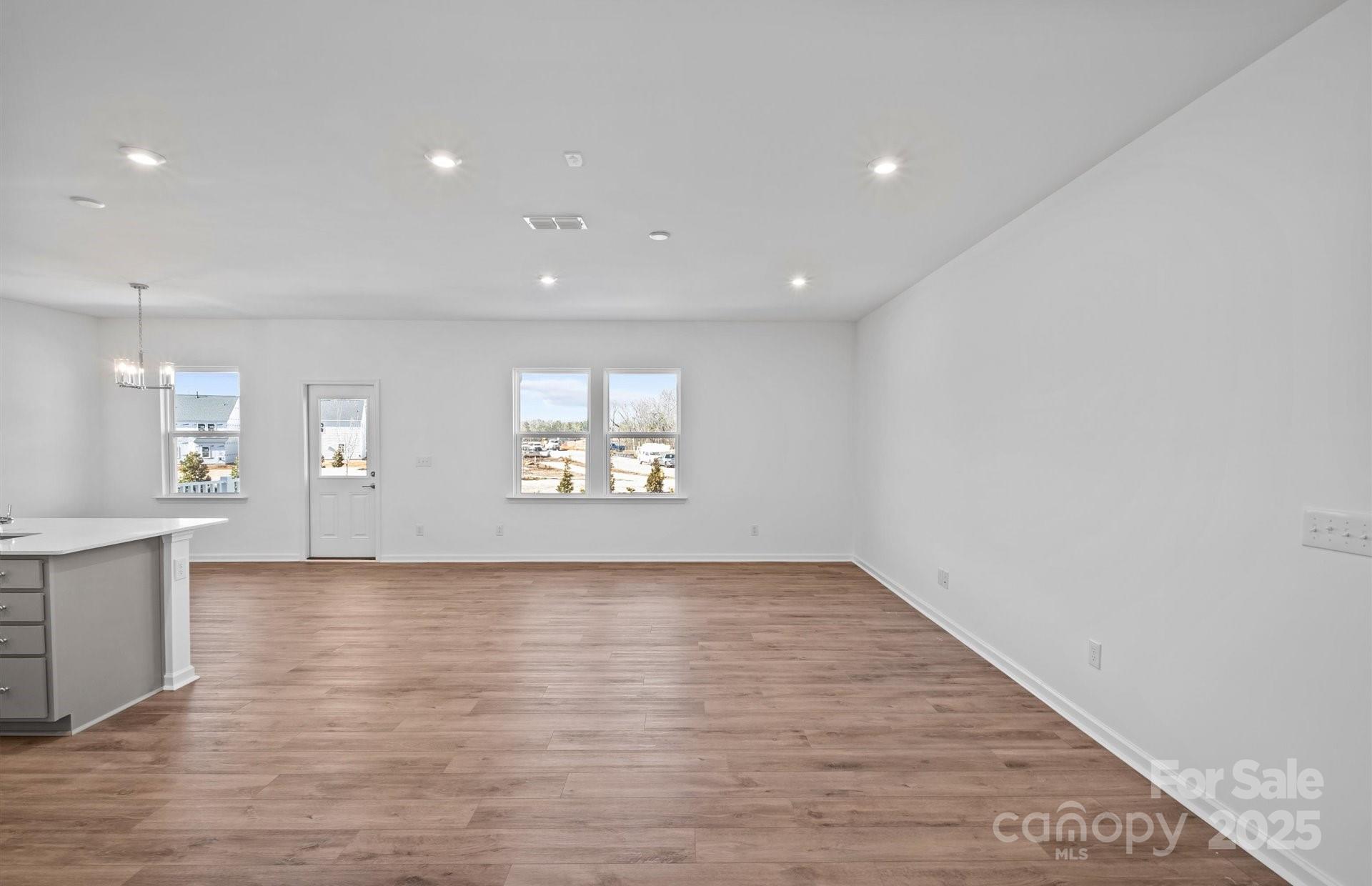 11501 Glasden Road 518 Property Photo 5