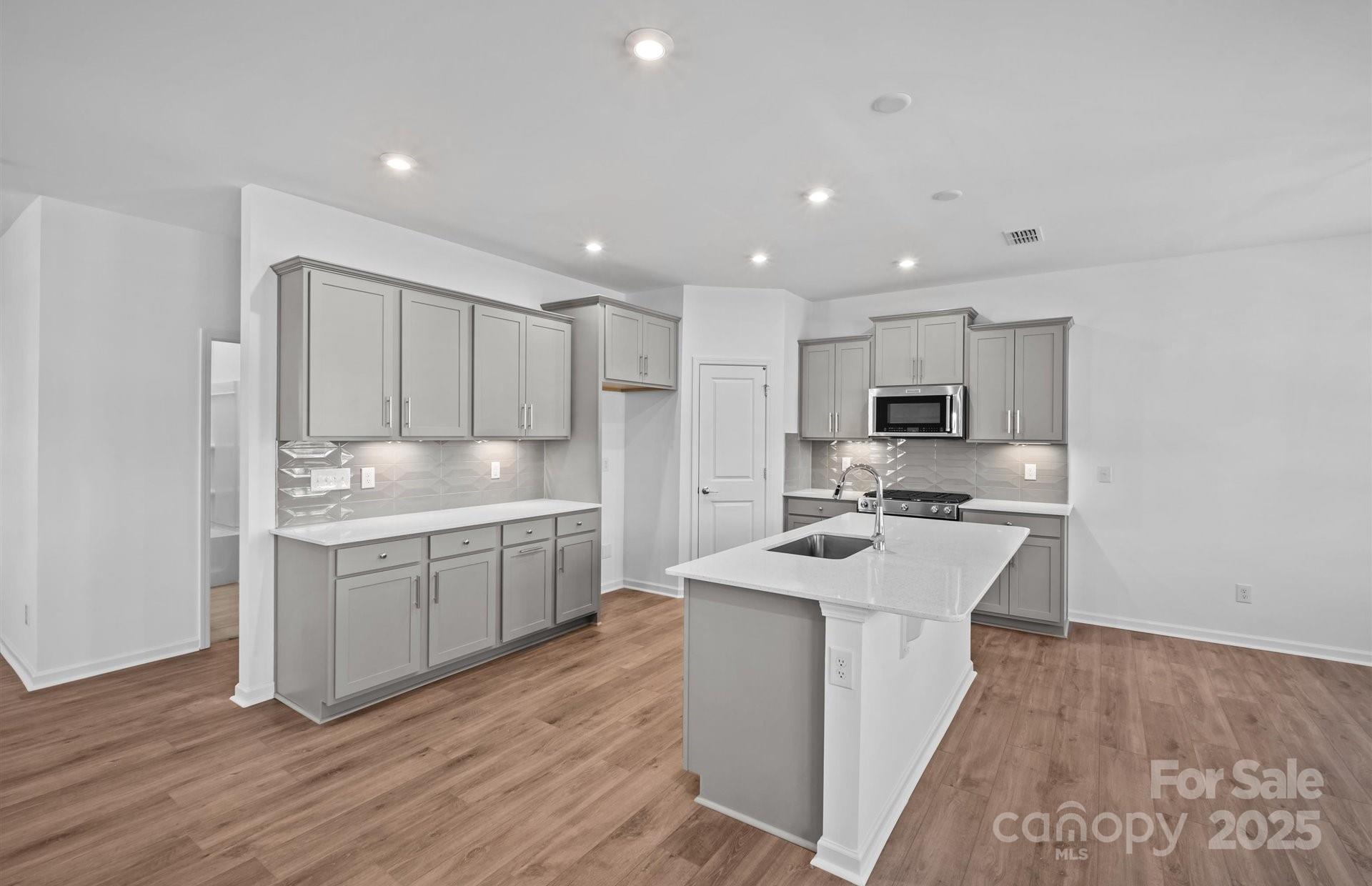 11501 Glasden Road 518 Property Photo 11