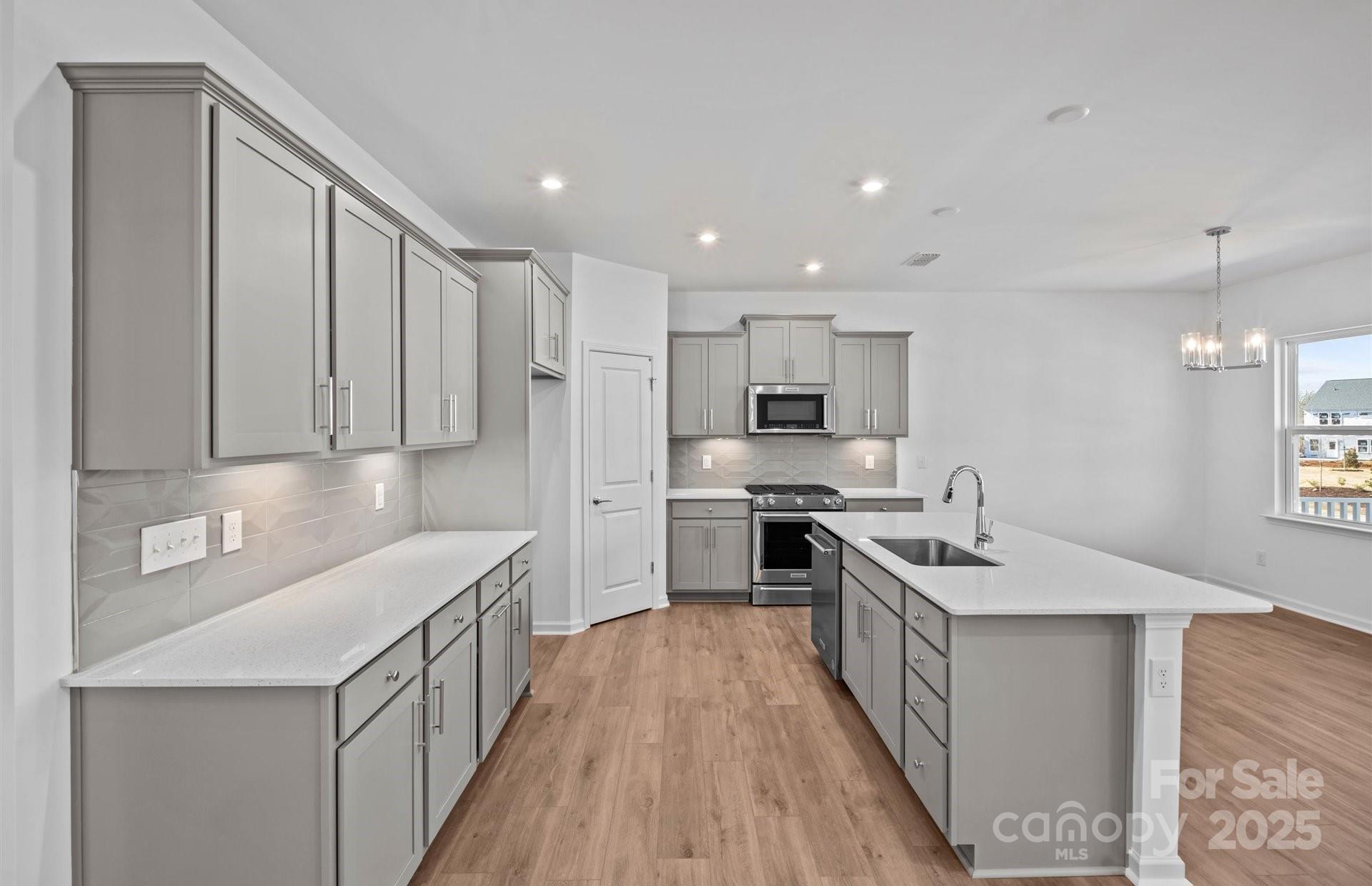 11501 Glasden Road 518 Property Photo 13