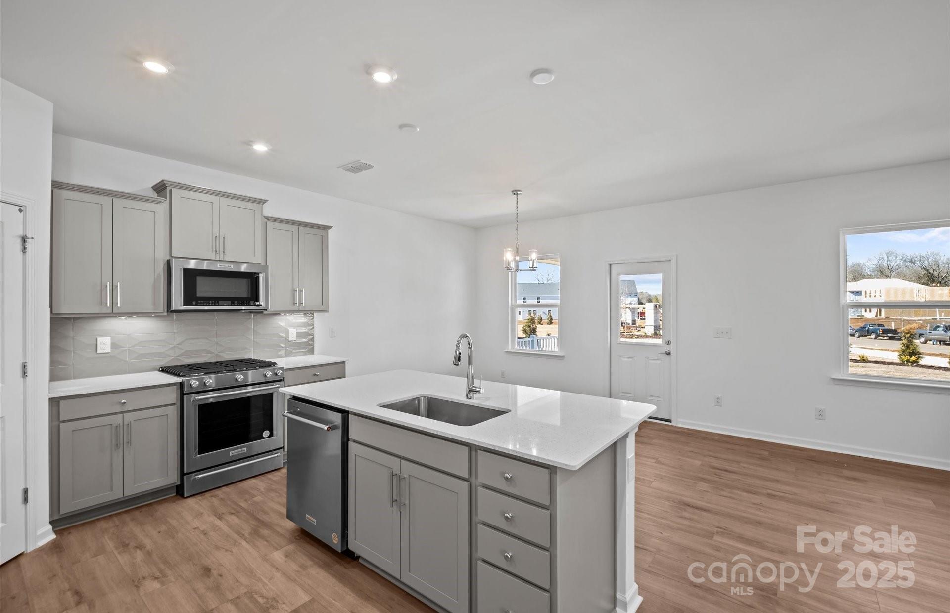 11501 Glasden Road 518 Property Photo 14