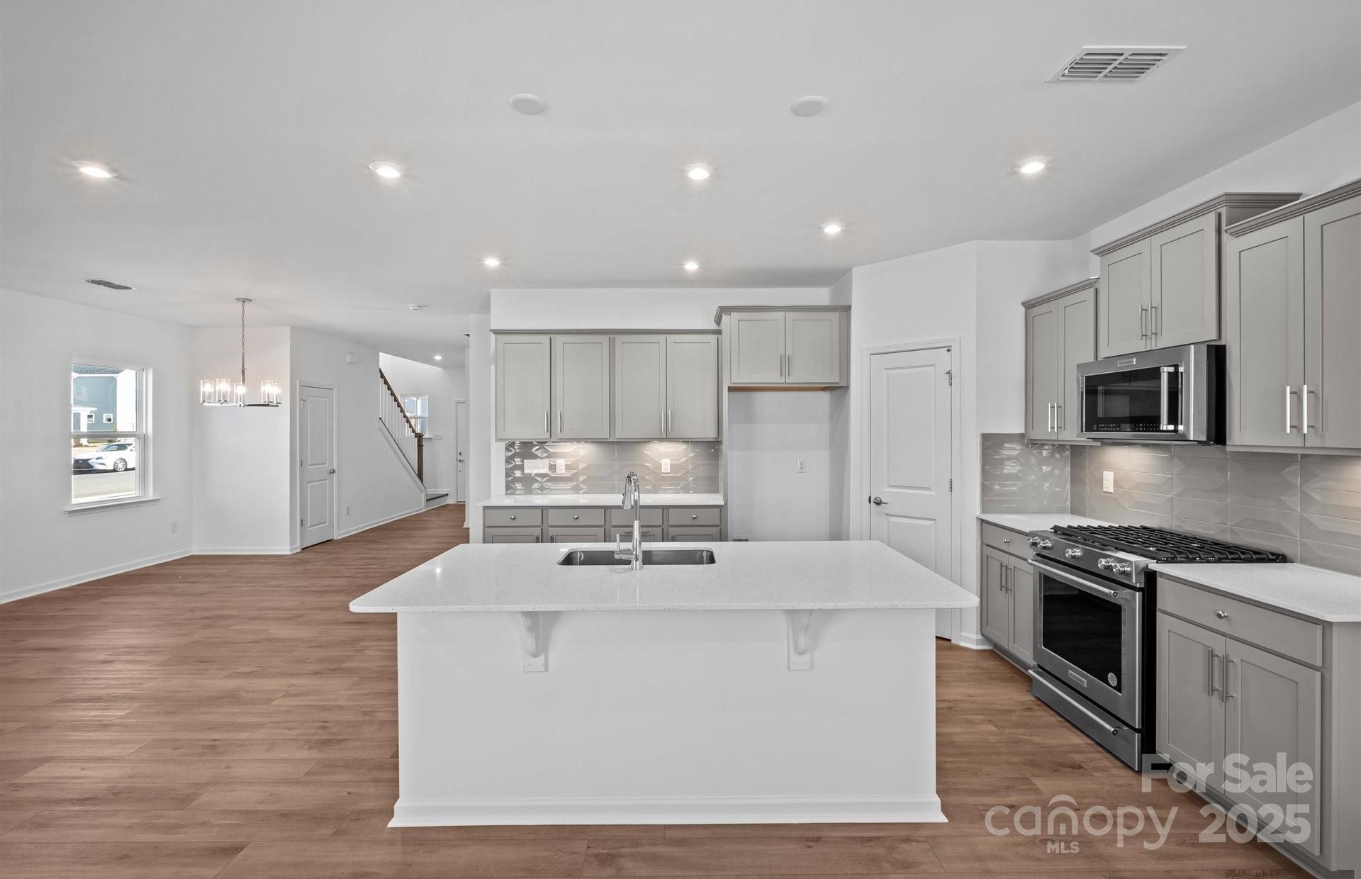 11501 Glasden Road 518 Property Photo 18