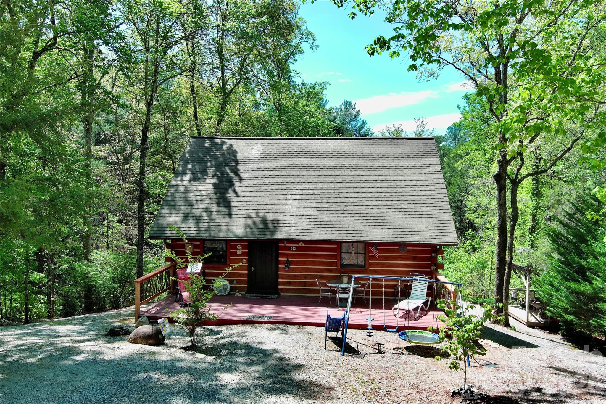 653 Lakeview Drive Property Photo 2