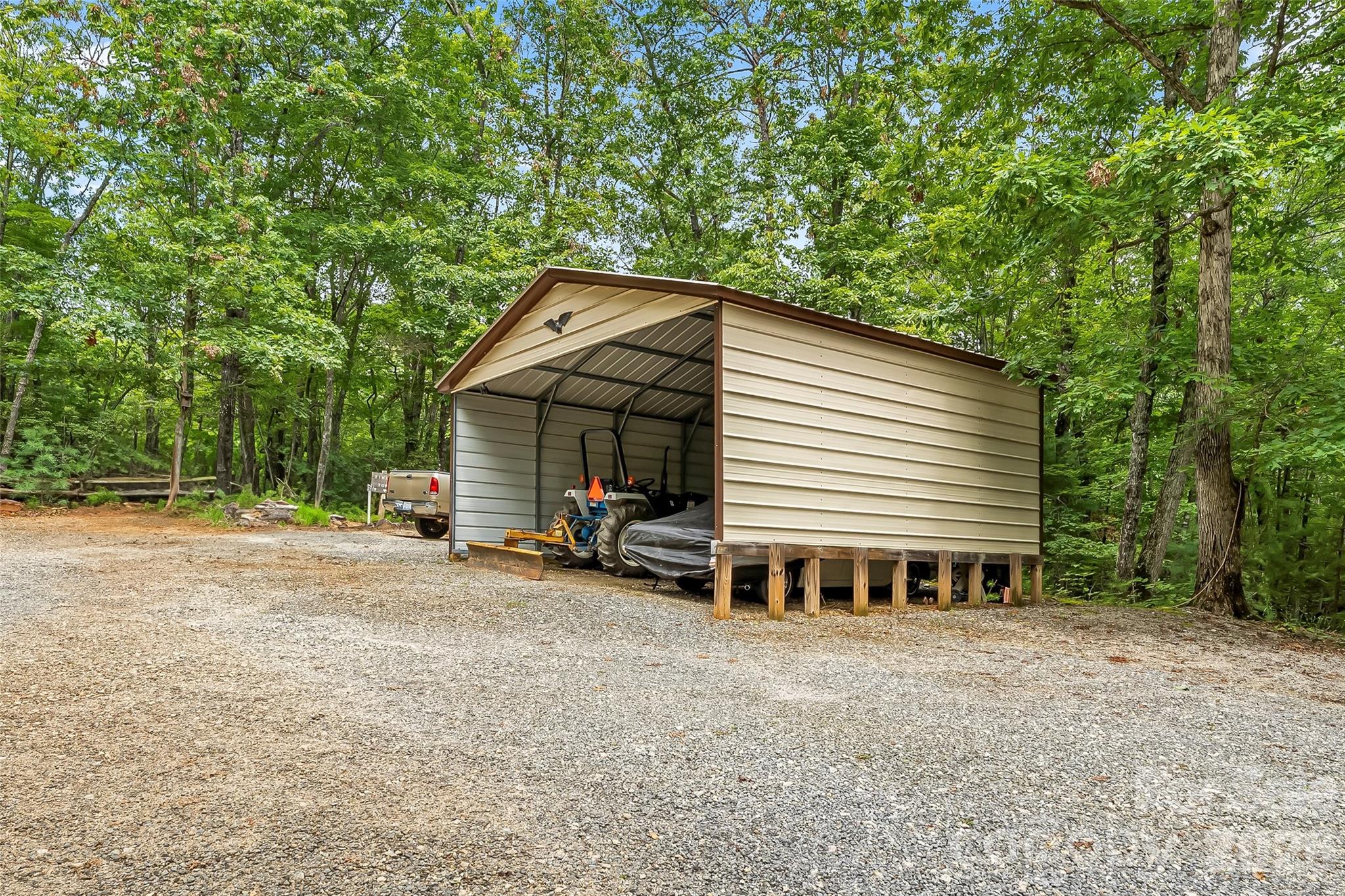 653 Lakeview Drive Property Photo 32