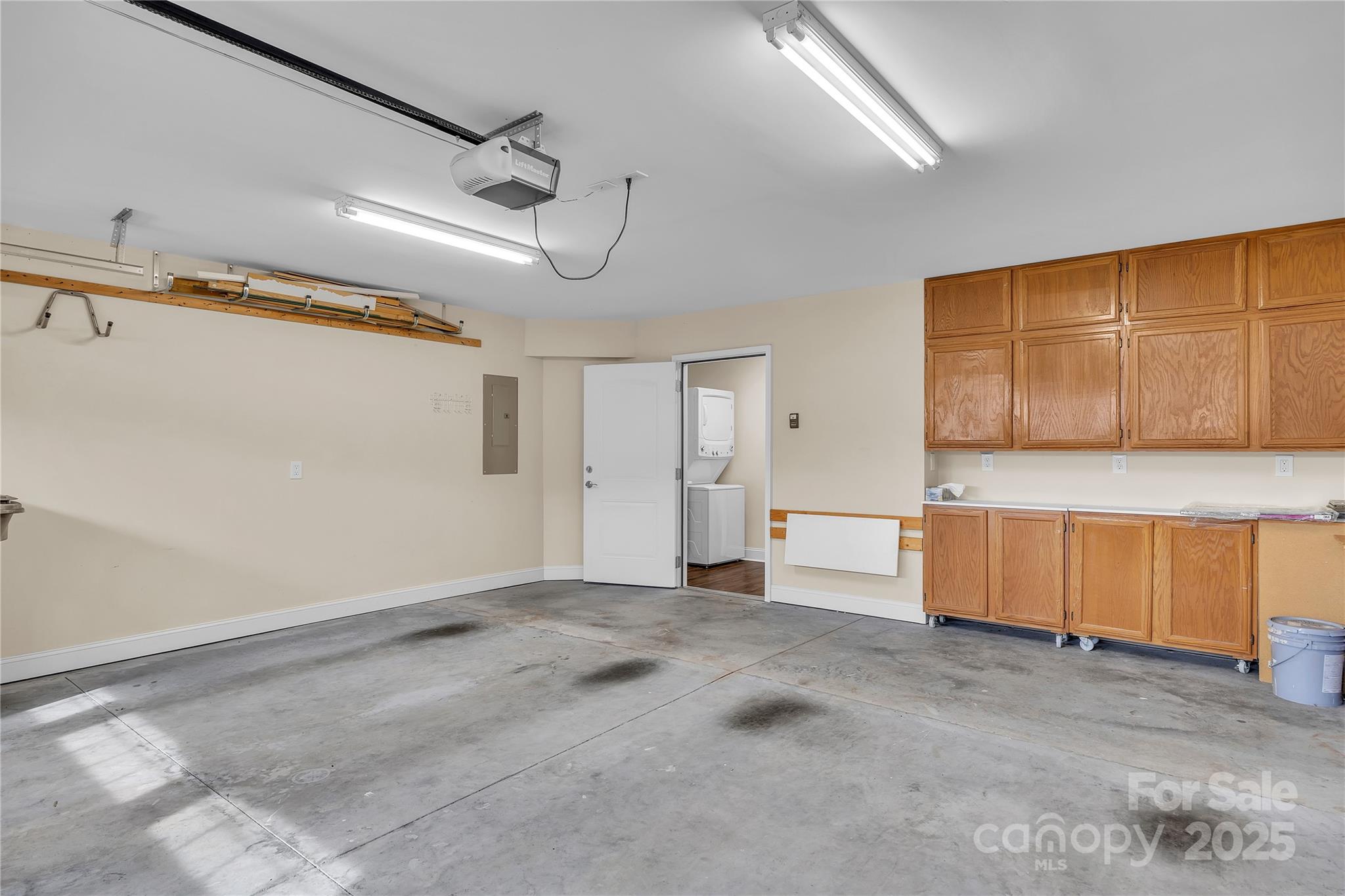 822 Wisteria Way Property Photo 23