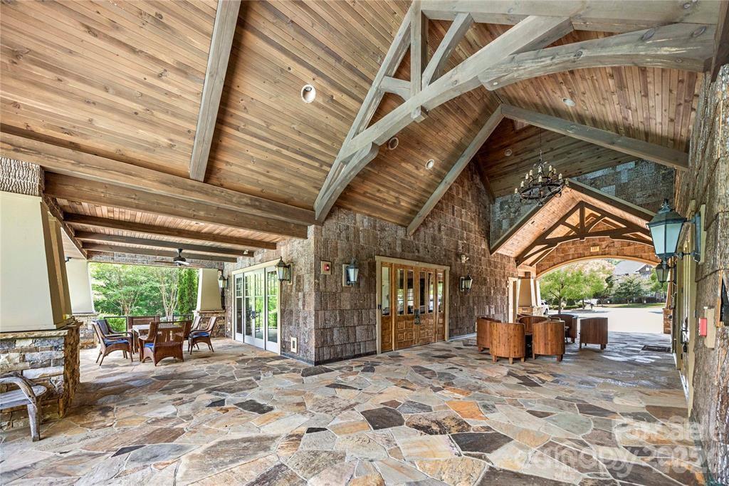 1376 Whistling Lane Property Photo 26