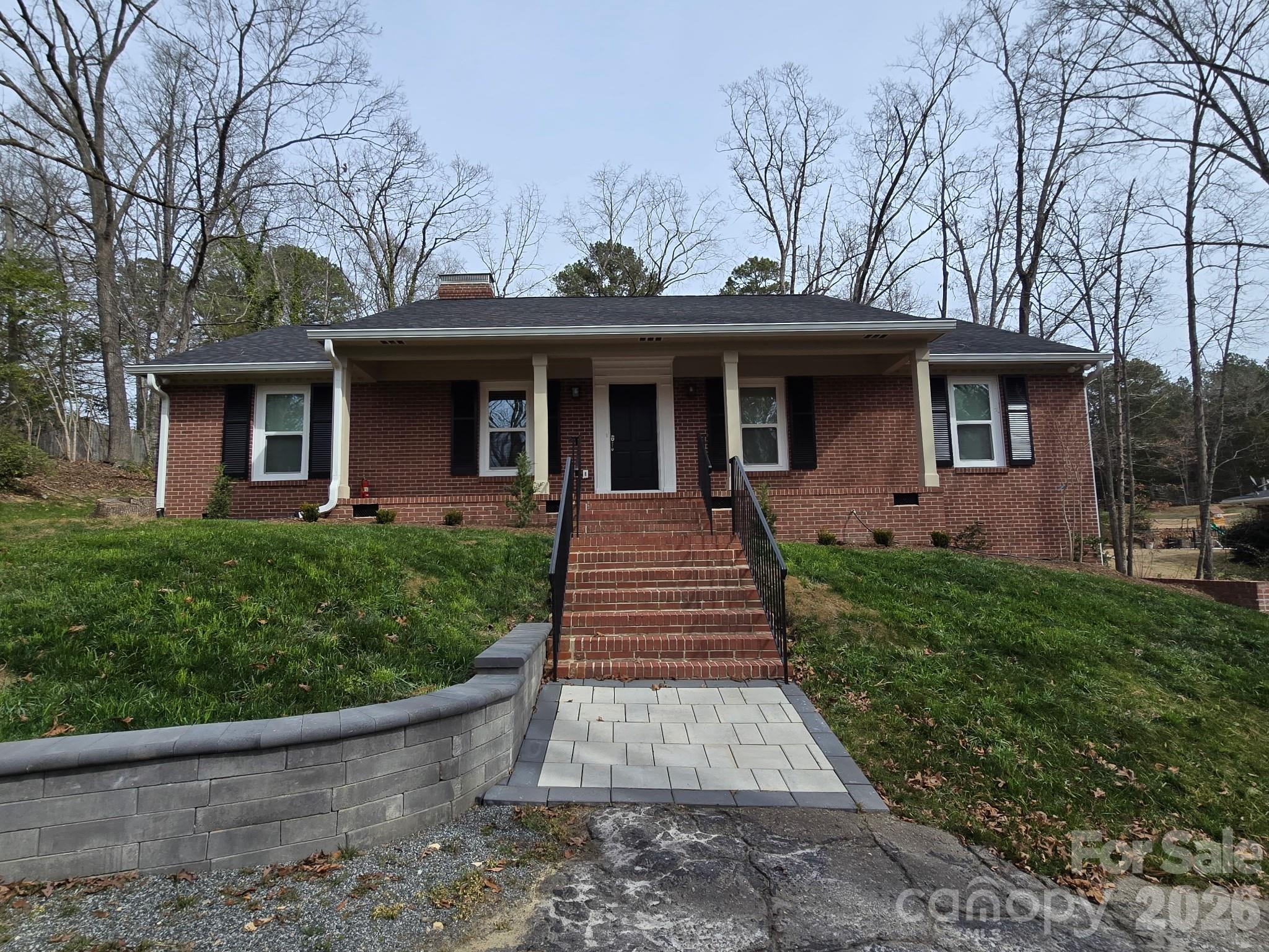 126 Sunset Drive Property Photo 1