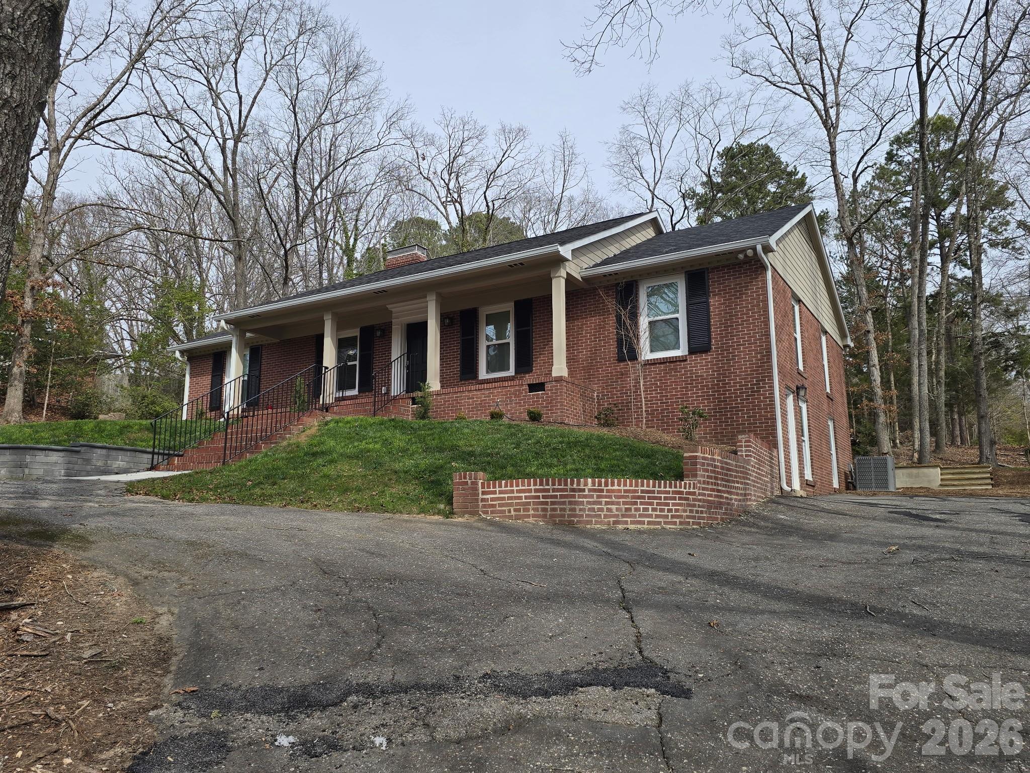 126 Sunset Drive Property Photo 2