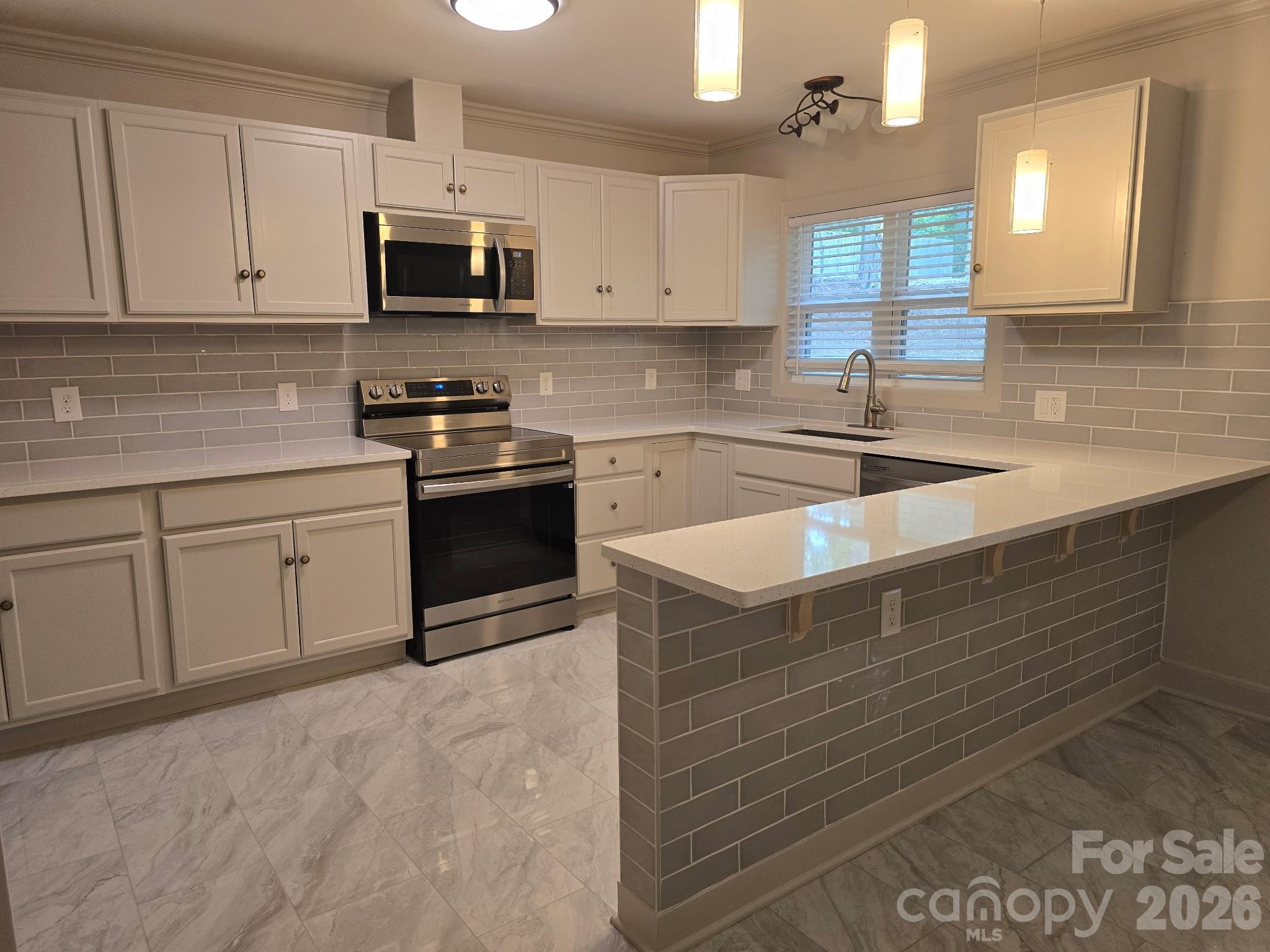 126 Sunset Drive Property Photo 6