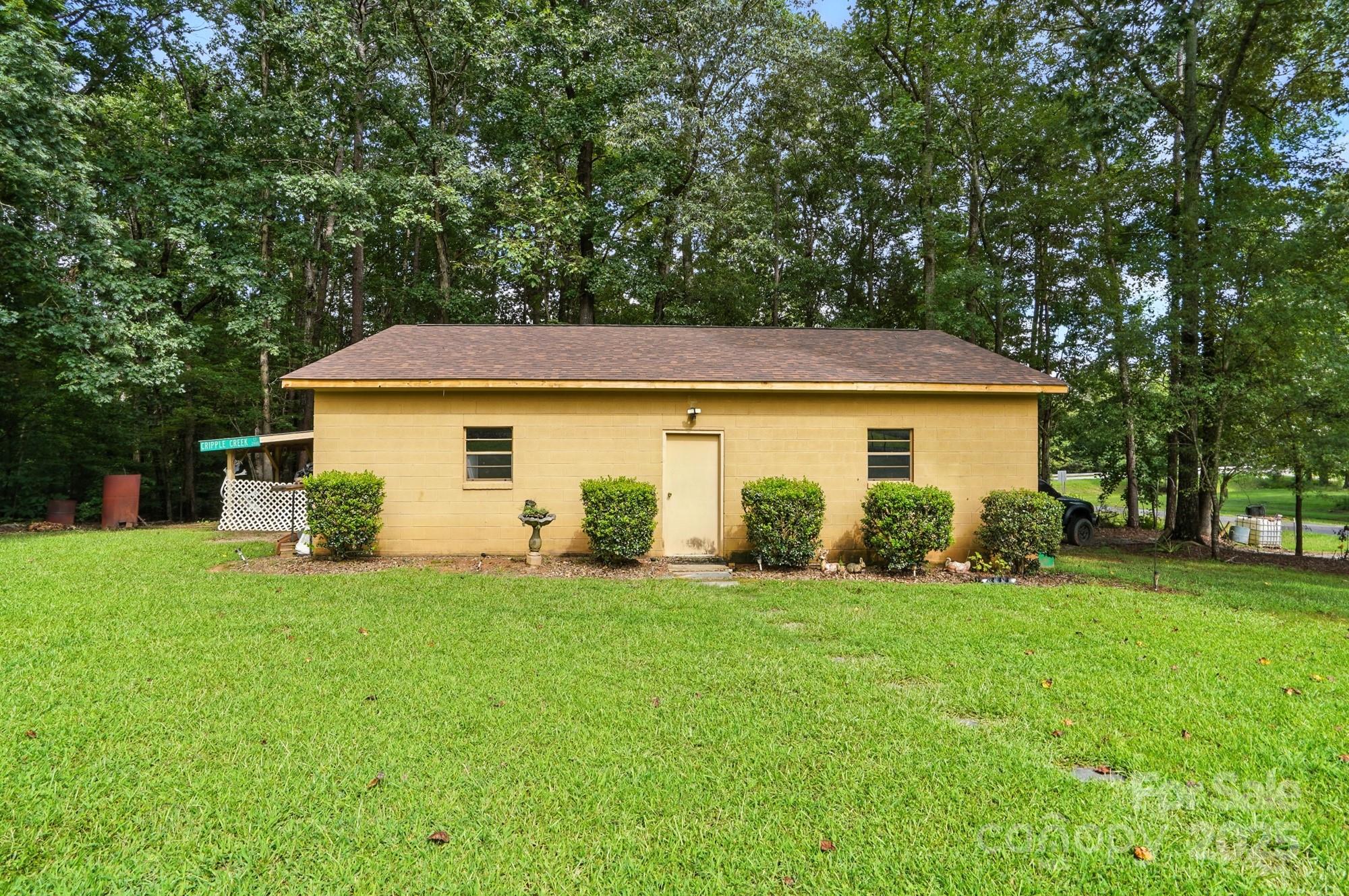4207 Amanda Drive Property Photo 1