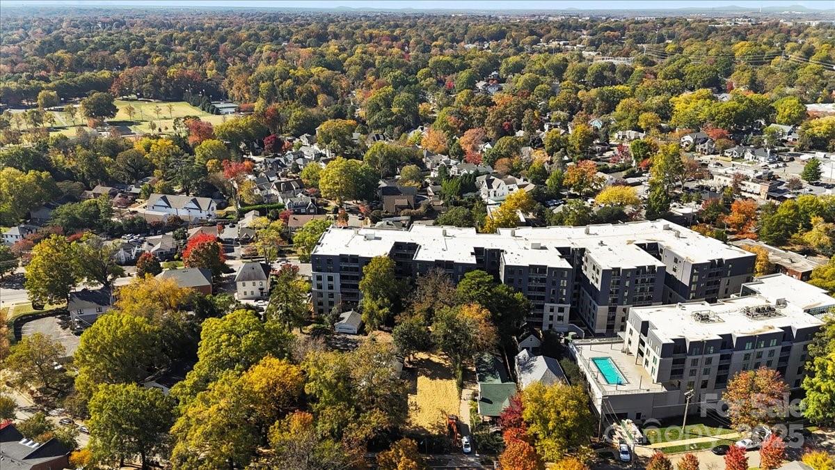 1645 Lombardy Circle Property Photo 2