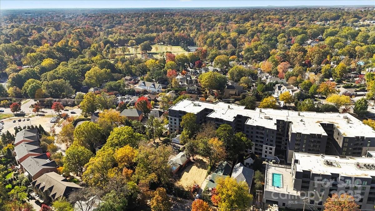 1645 Lombardy Circle Property Photo 3