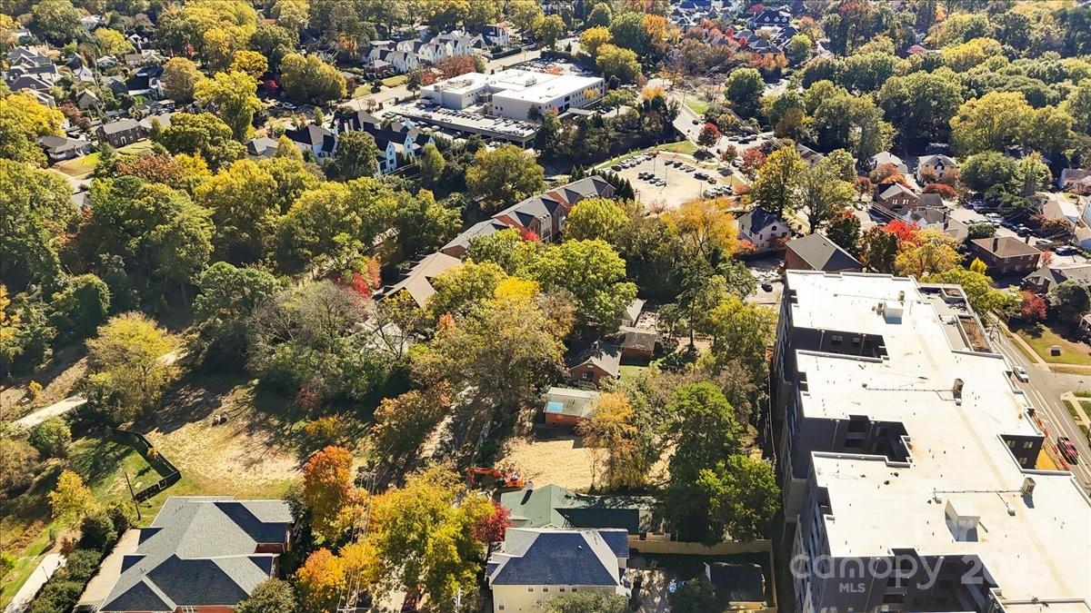 1645 Lombardy Circle Property Photo 4