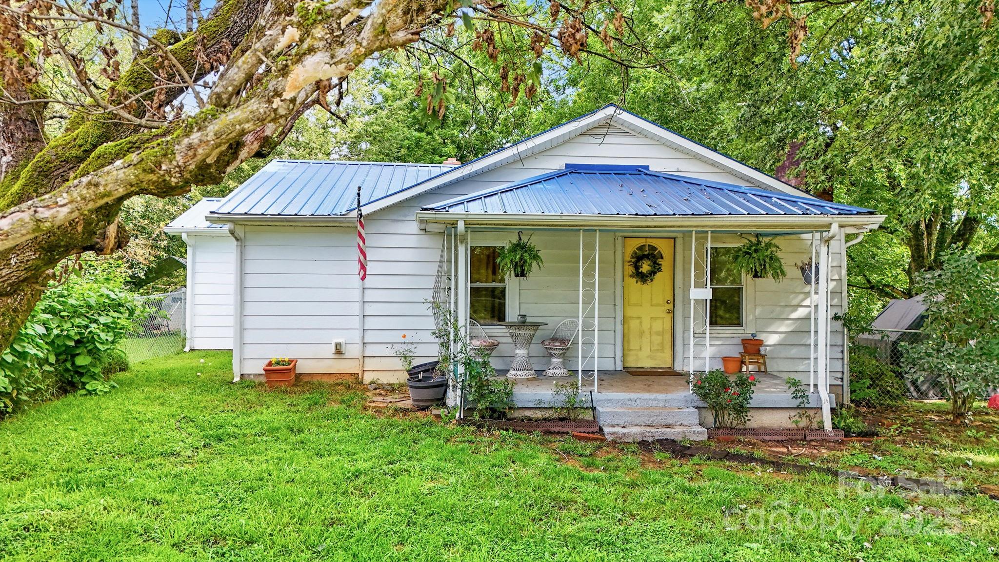 3570 Hollywood Ridge Road Property Photo 1