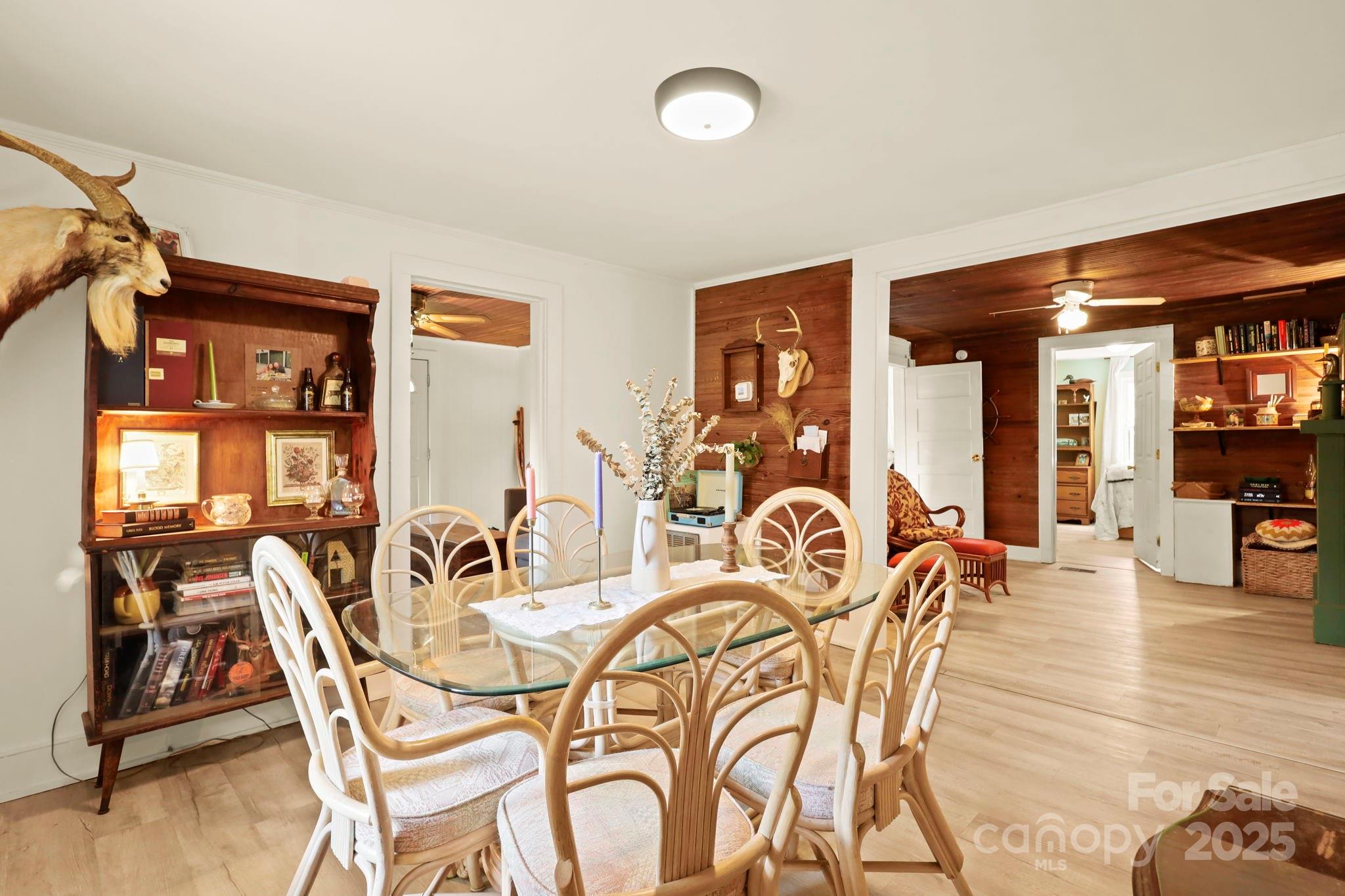 3570 Hollywood Ridge Road Property Photo 9