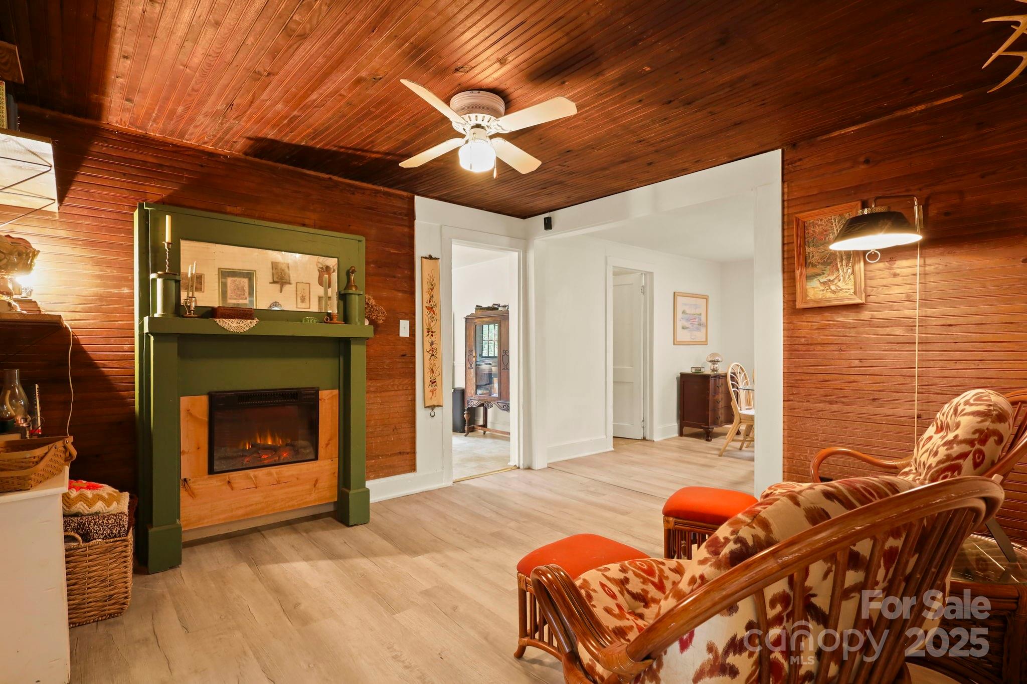 3570 Hollywood Ridge Road Property Photo 13