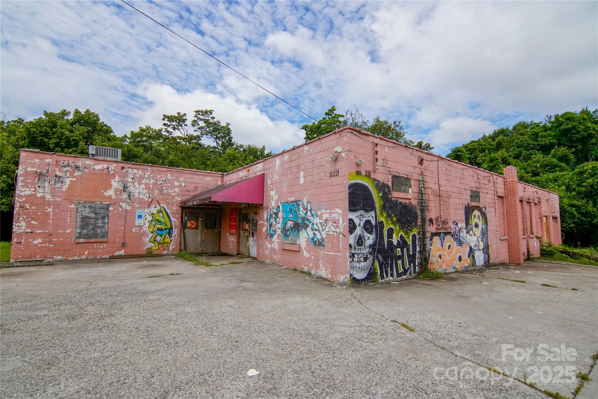 608 W Ward Avenue Property Photo 3