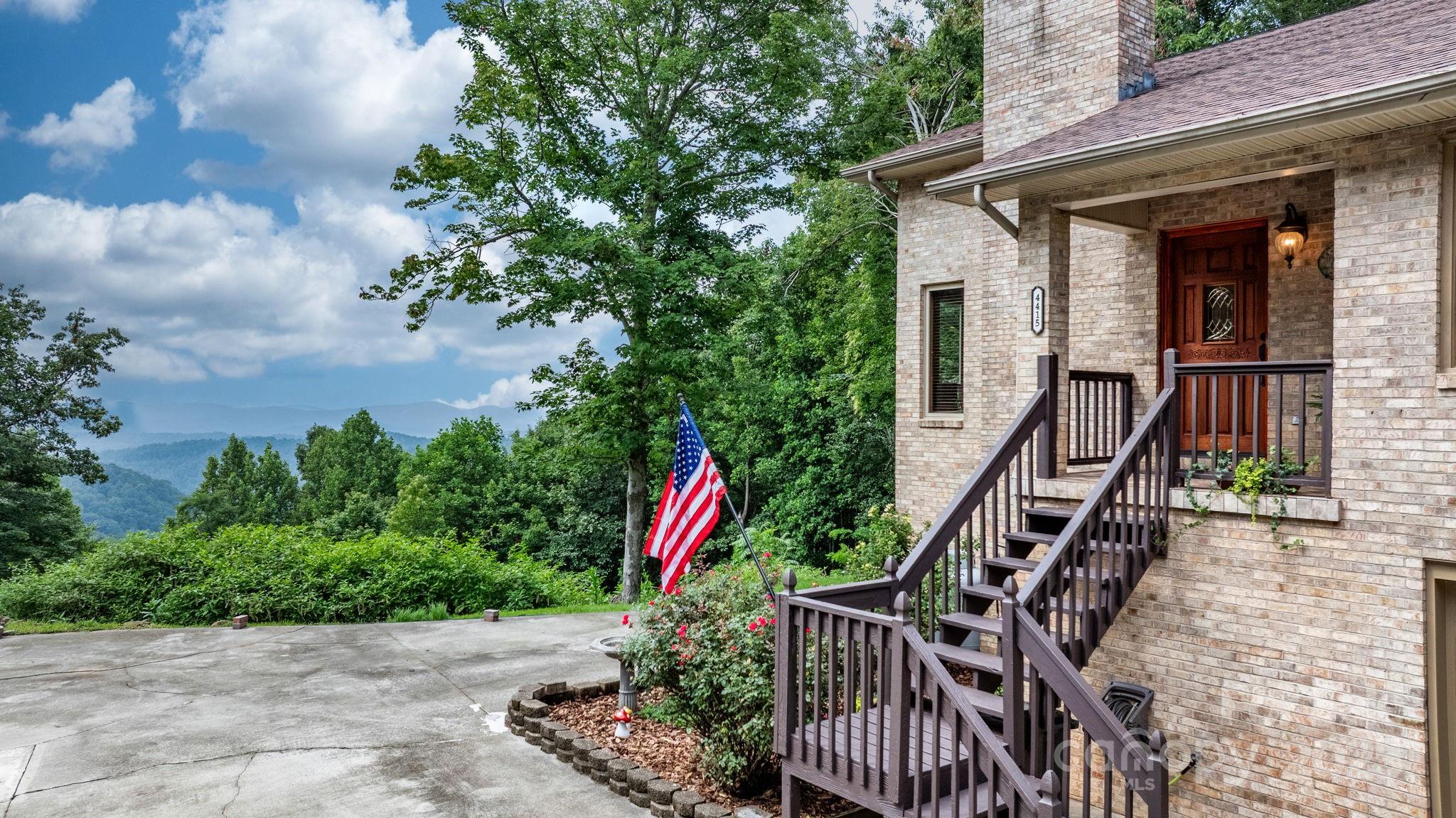 4415 Laurel Ridge Drive Property Photo 1