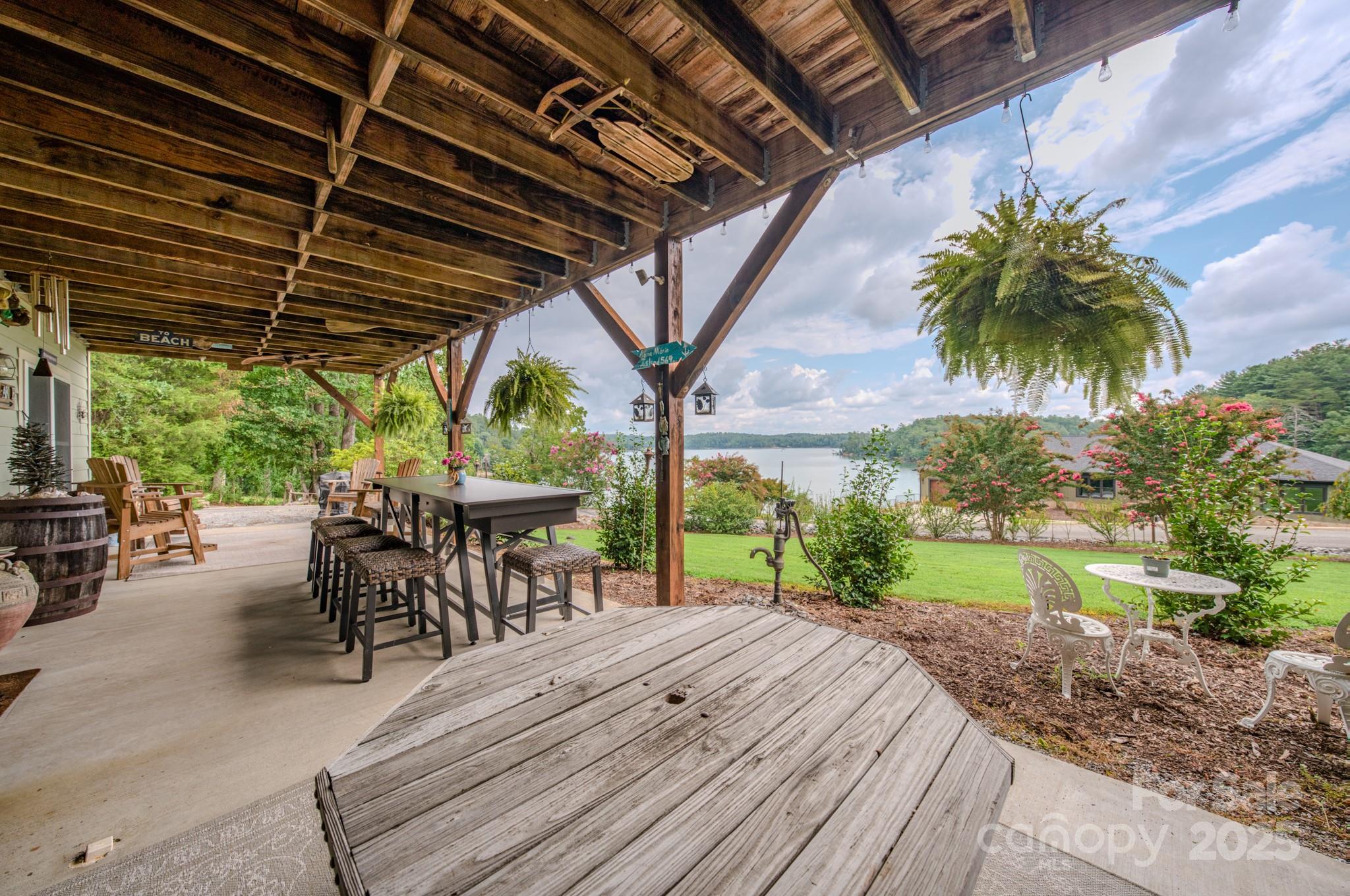 101 Lake Club Lane 8 Property Photo 15