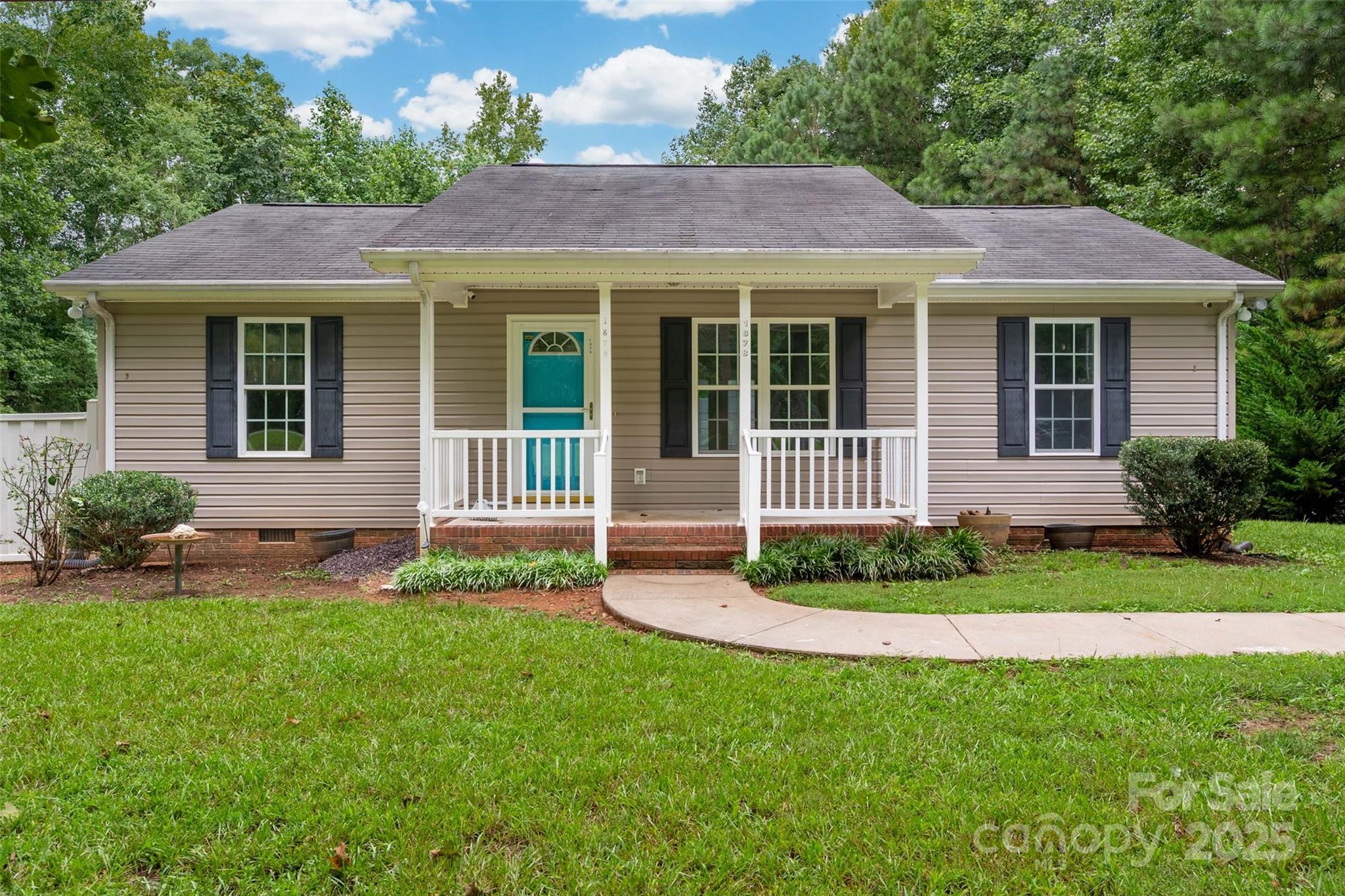 1878 Pekin Road Property Photo 1