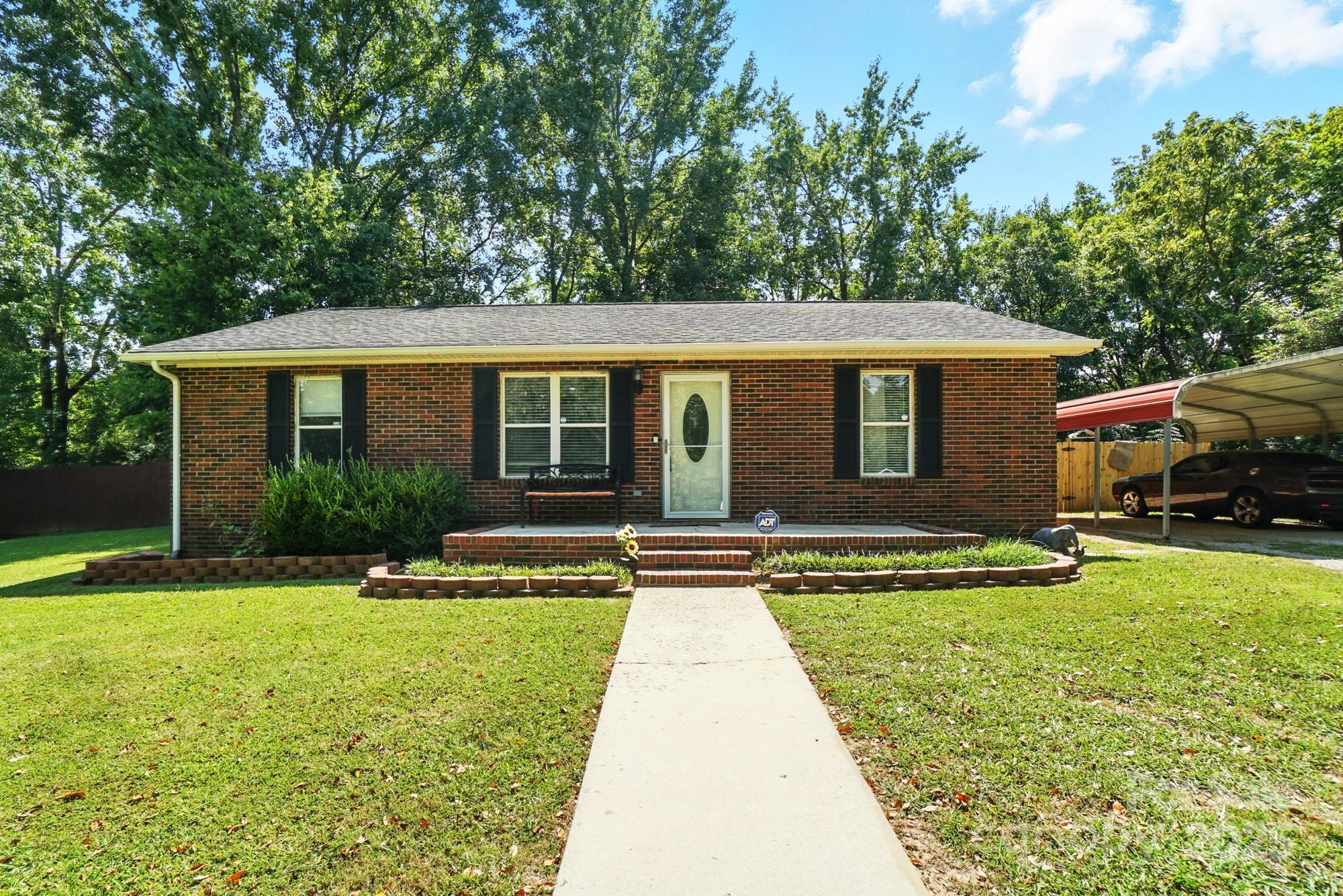 244 E East Avenue Property Photo 1