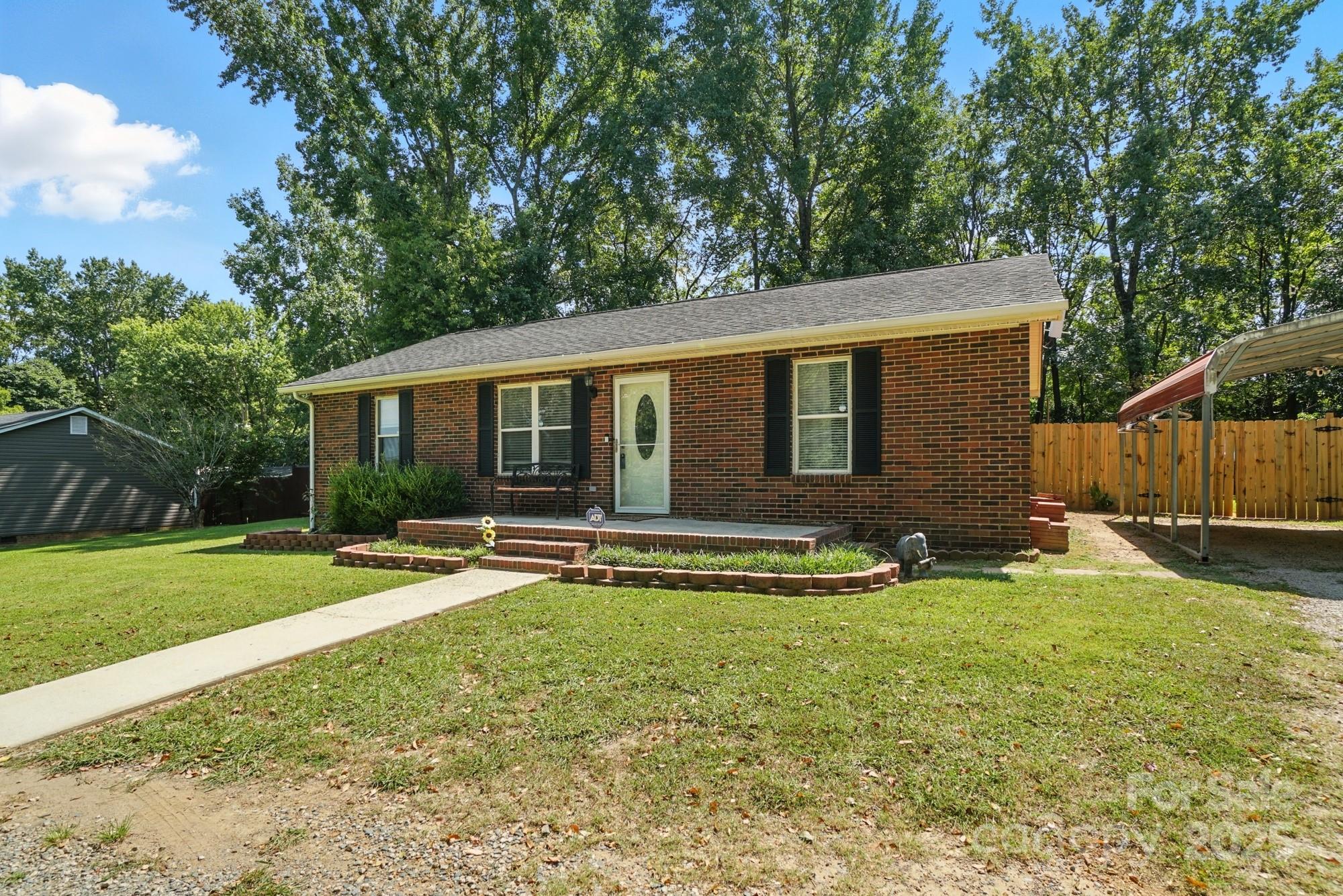 244 E East Avenue Property Photo 2