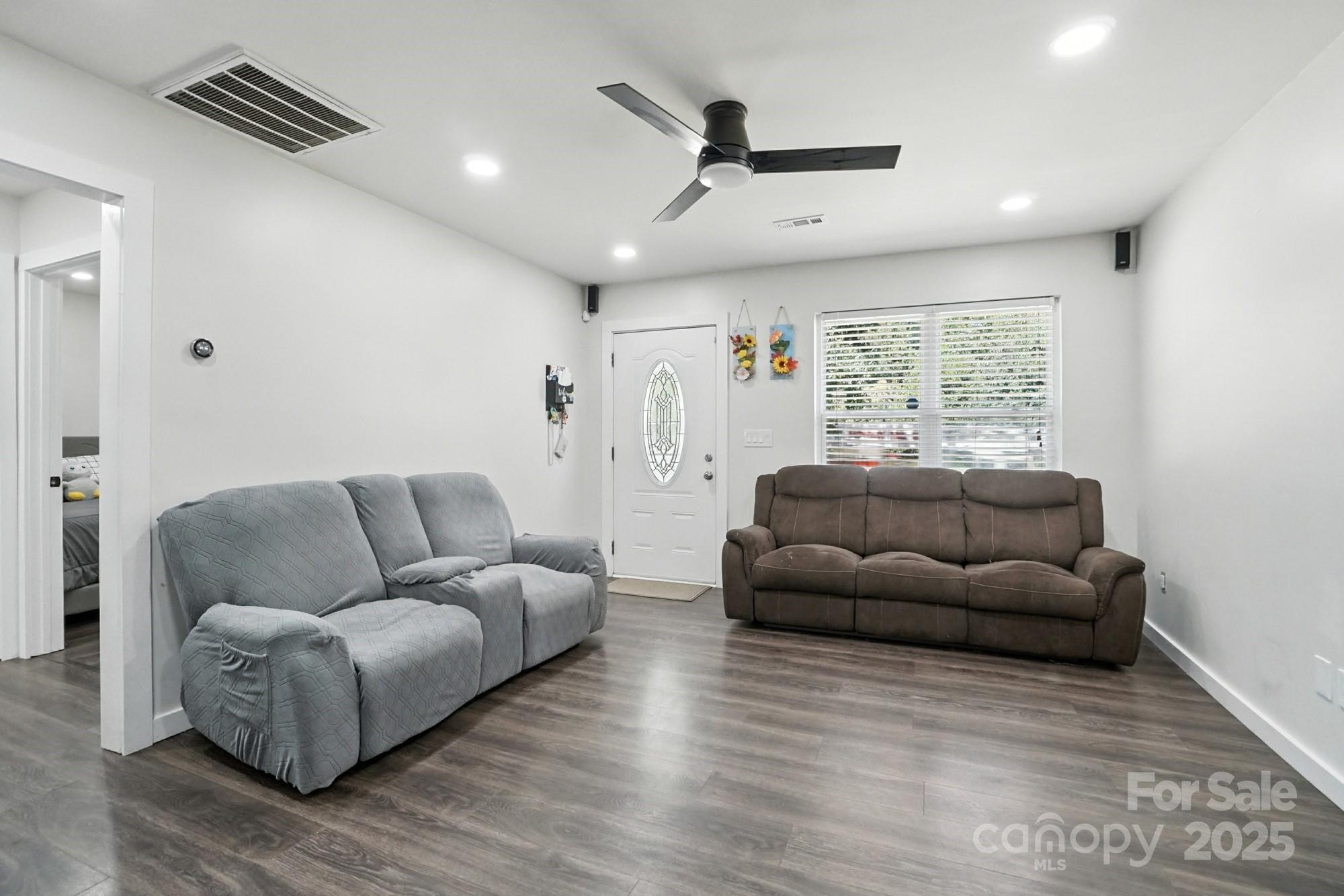 244 E East Avenue Property Photo 3