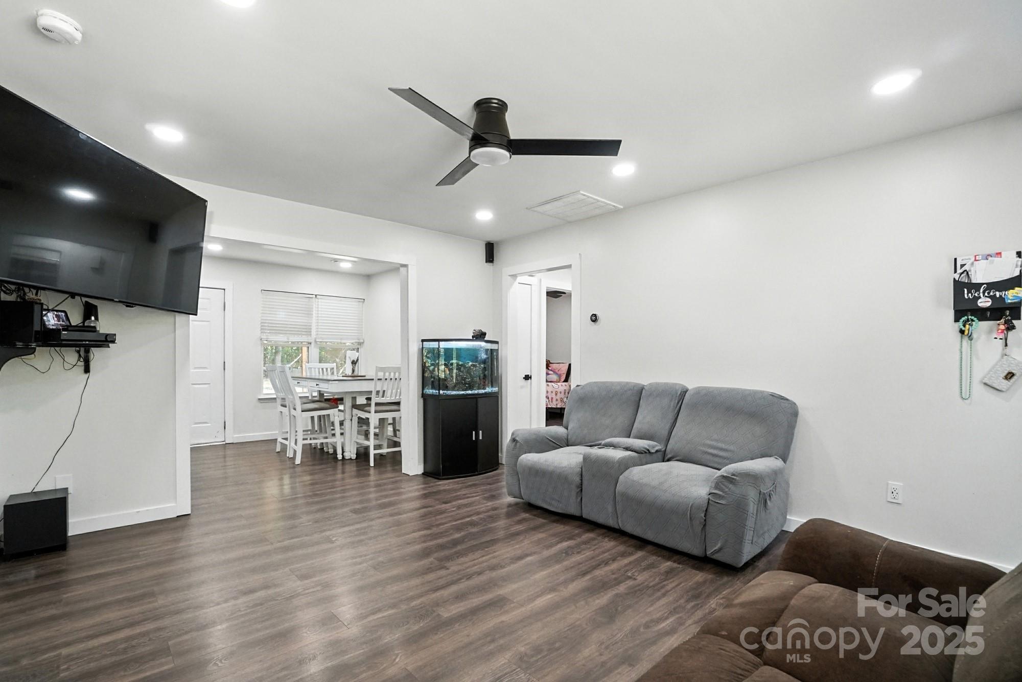 244 E East Avenue Property Photo 5