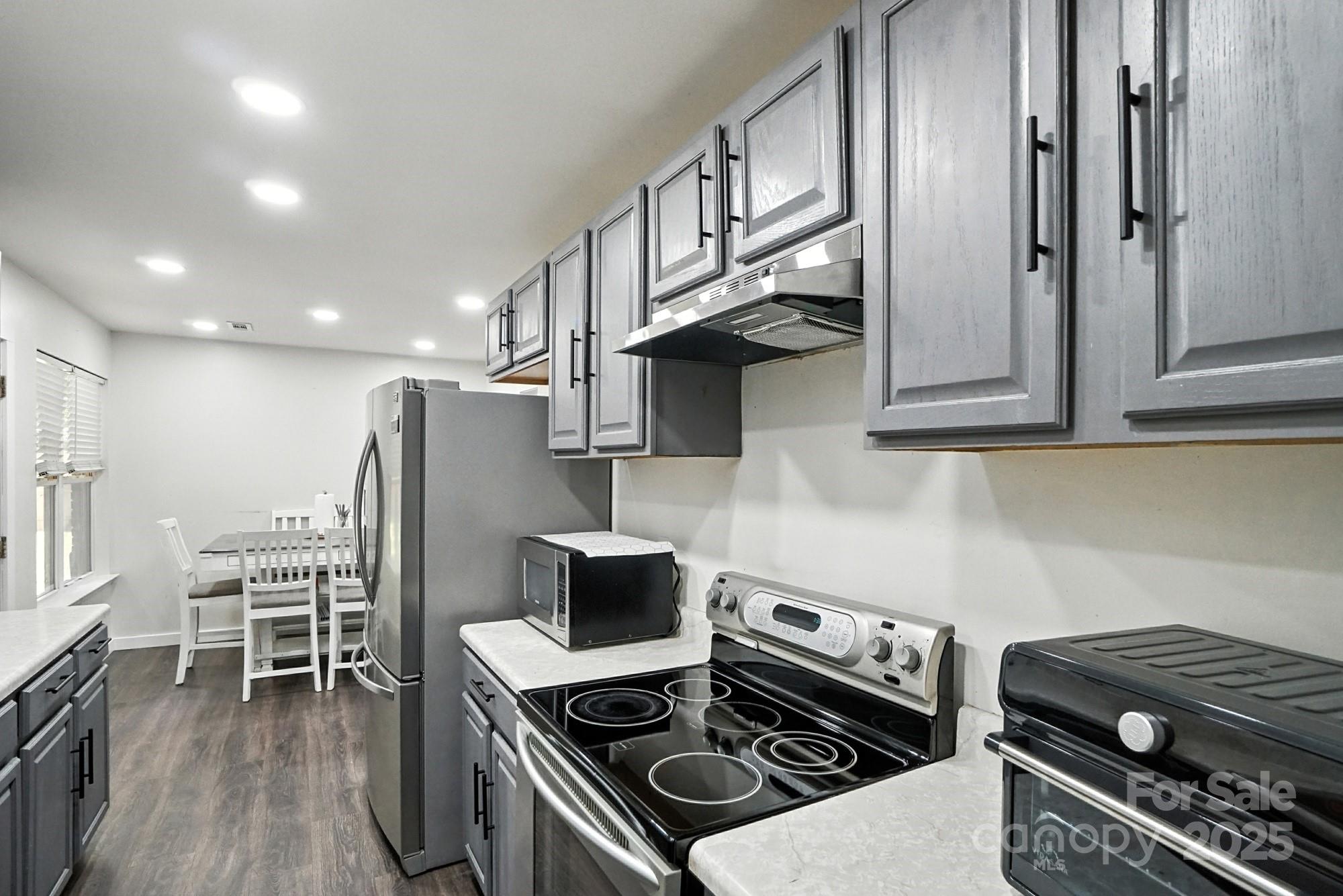 244 E East Avenue Property Photo 11