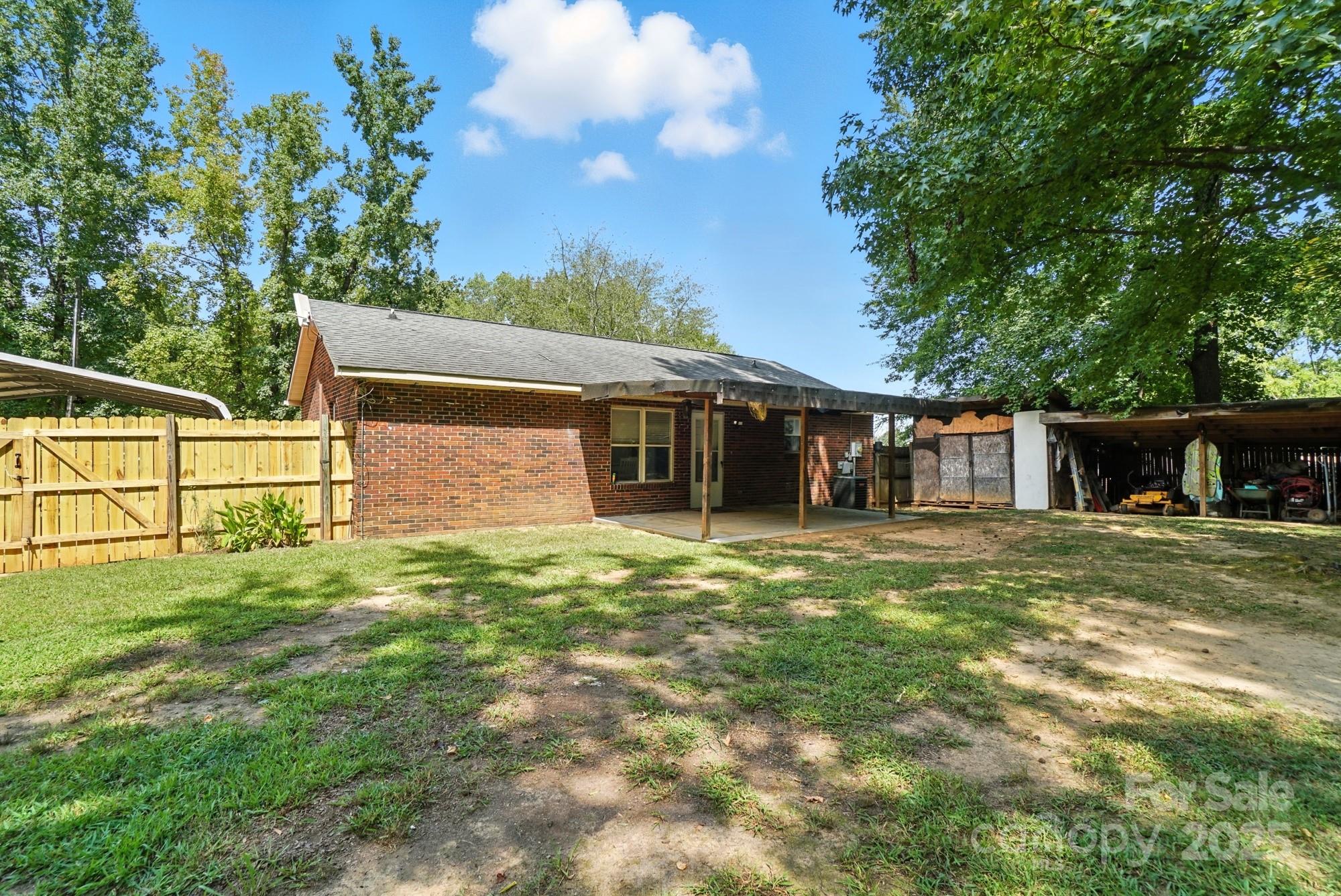 244 E East Avenue Property Photo 23