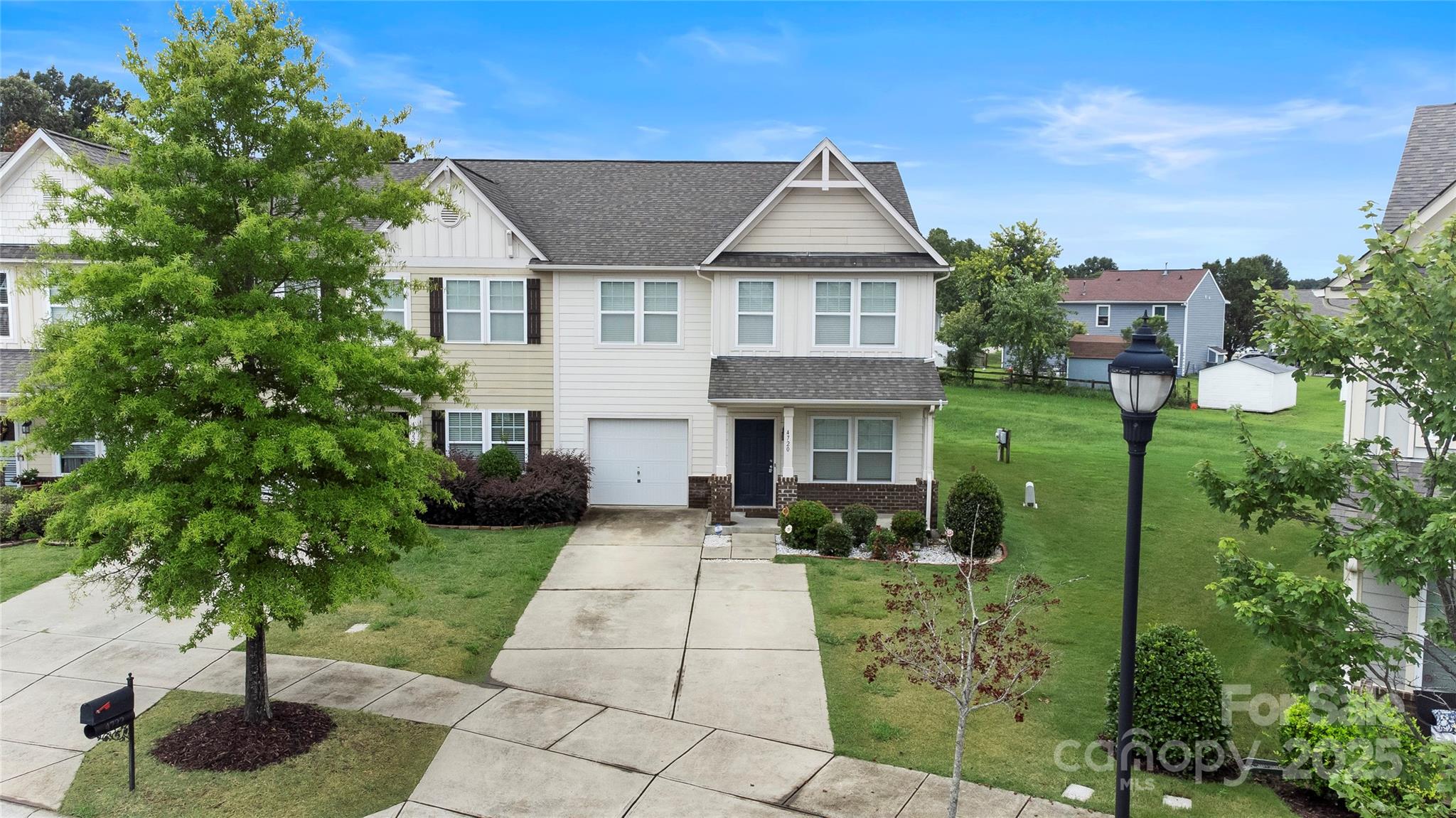 4720 Tradd Circle Property Photo 2