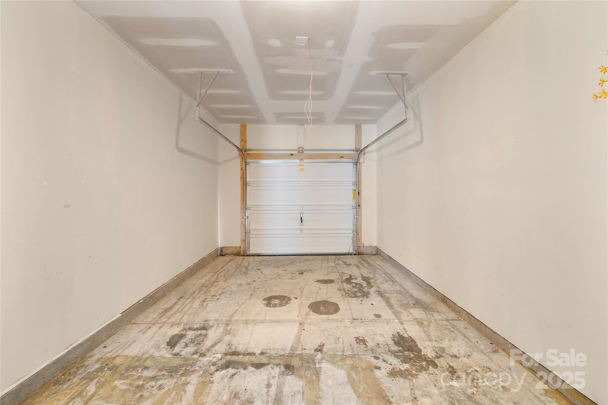 4720 Tradd Circle Property Photo 27