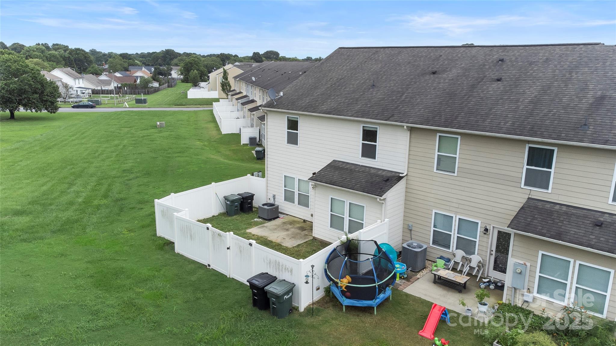 4720 Tradd Circle Property Photo 29