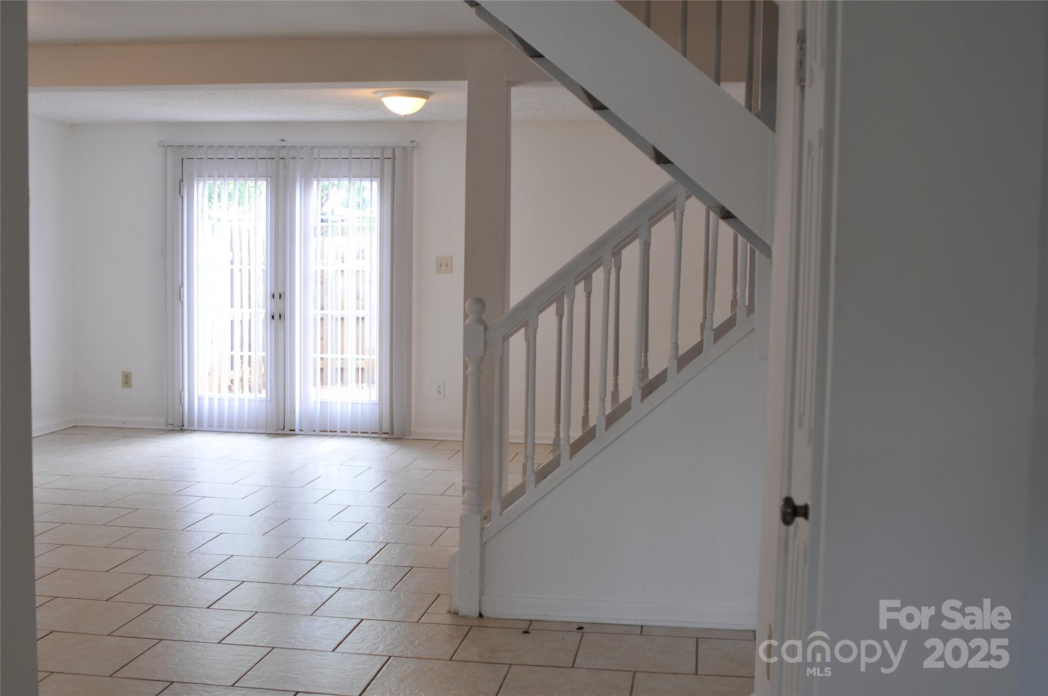 9626-c Vinca Circle Property Photo 2