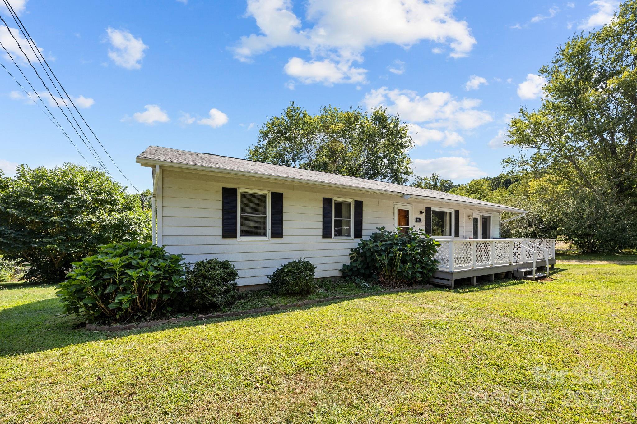 204 Cedar Hill Road Property Photo 1