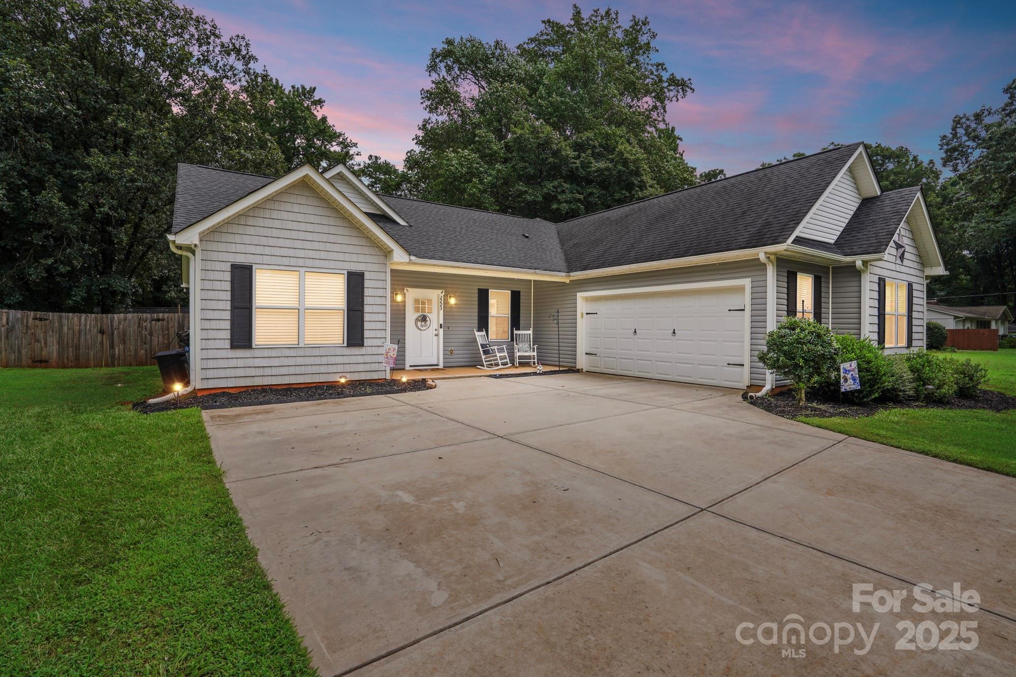2223 Kimway Drive Property Photo 1