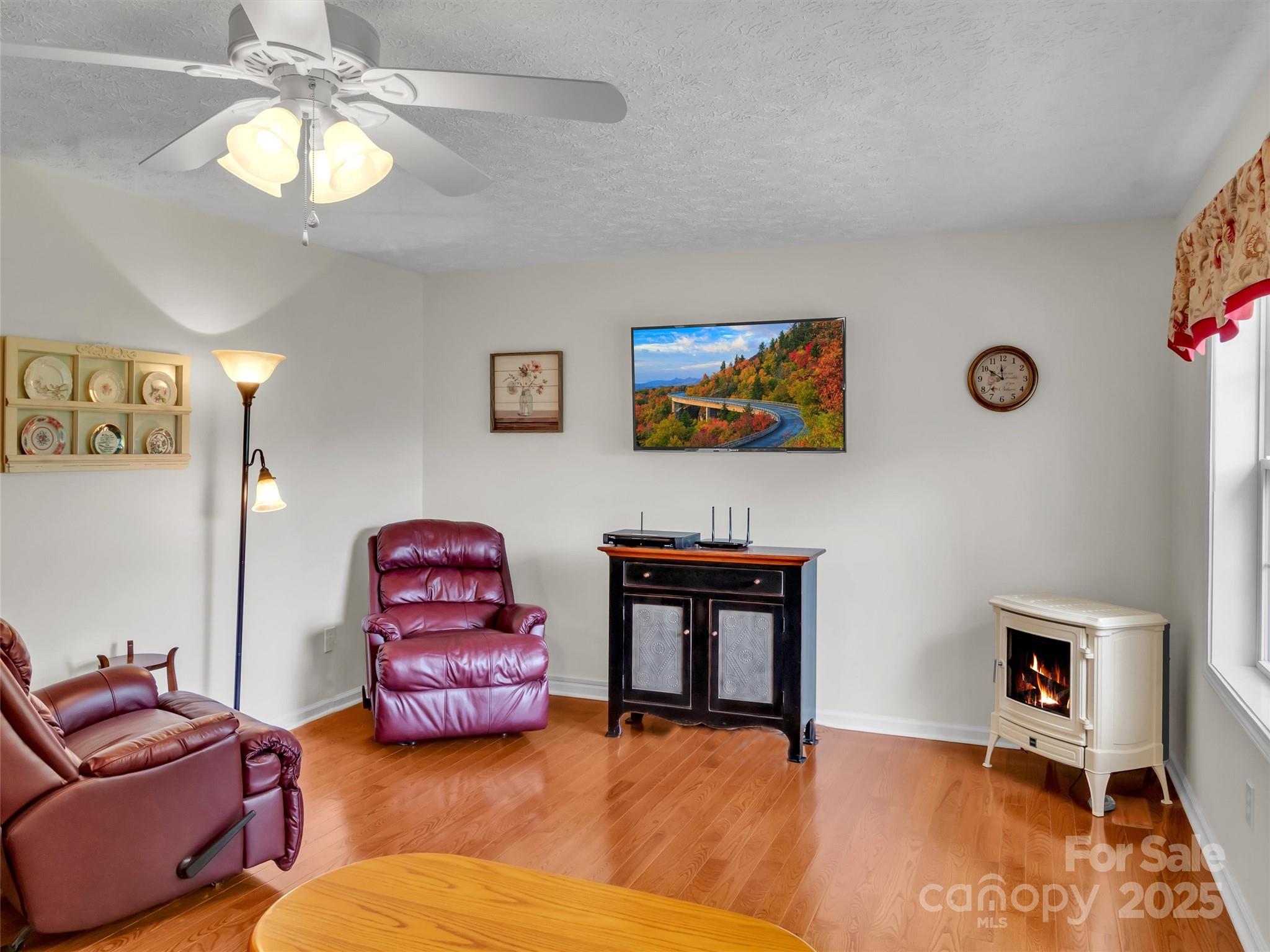 562 Beechwood Drive Property Photo 7