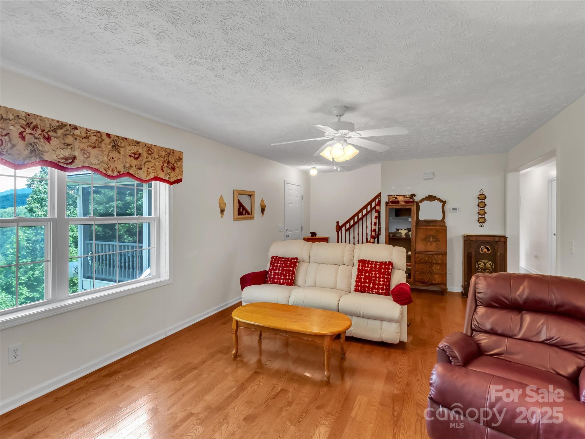 562 Beechwood Drive Property Photo 9