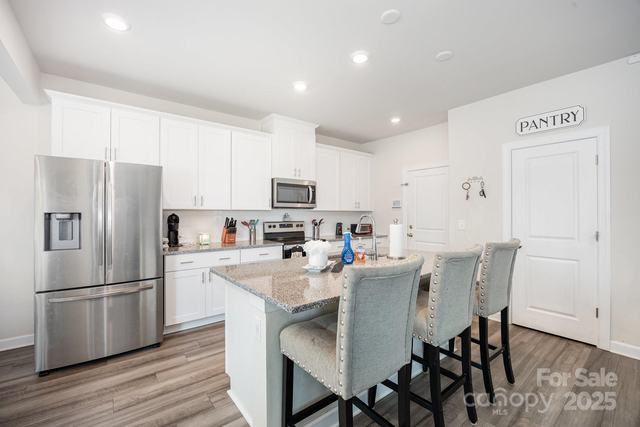 1019 Jeffery Dean Court Property Photo 7