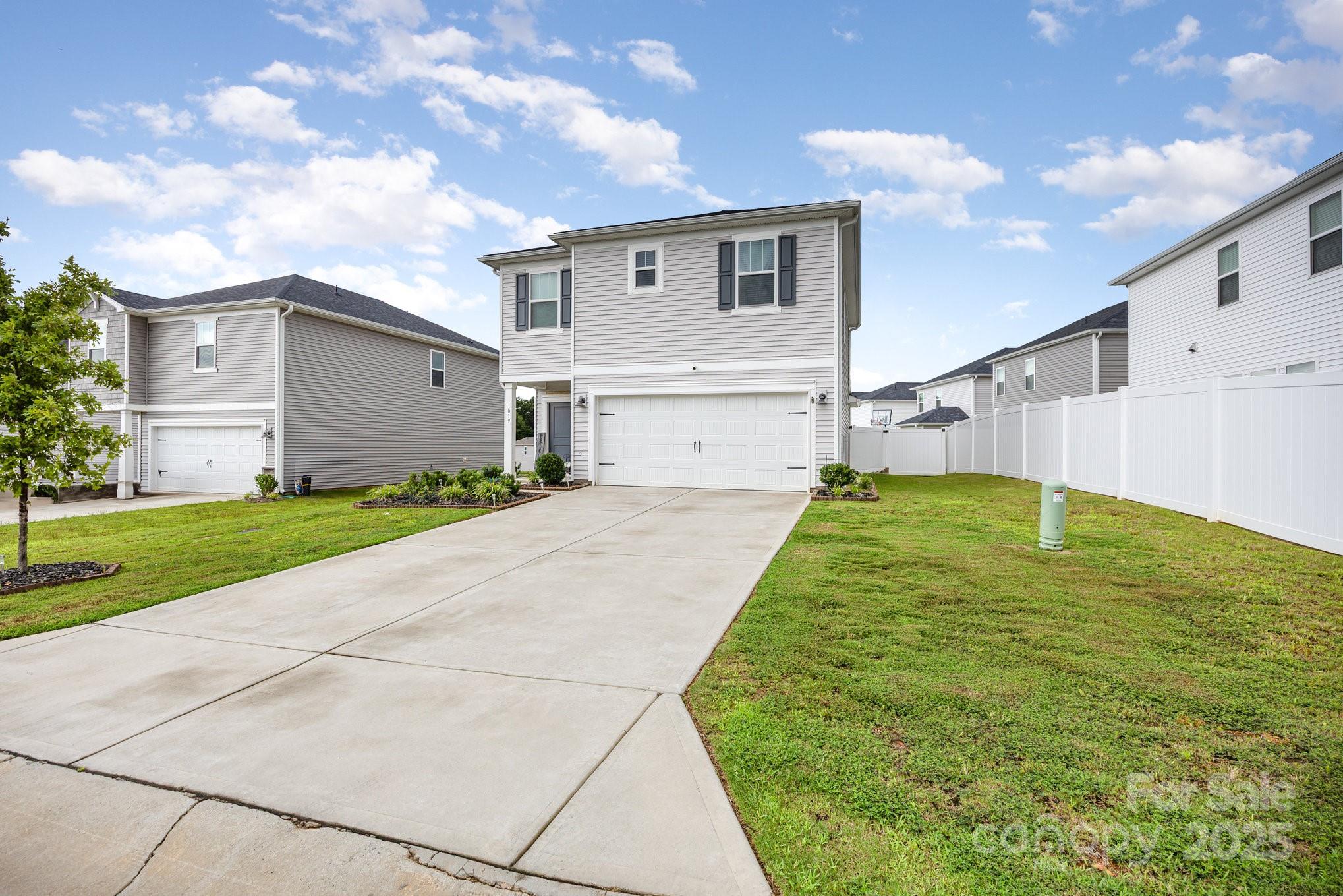 1019 Jeffery Dean Court Property Photo 9