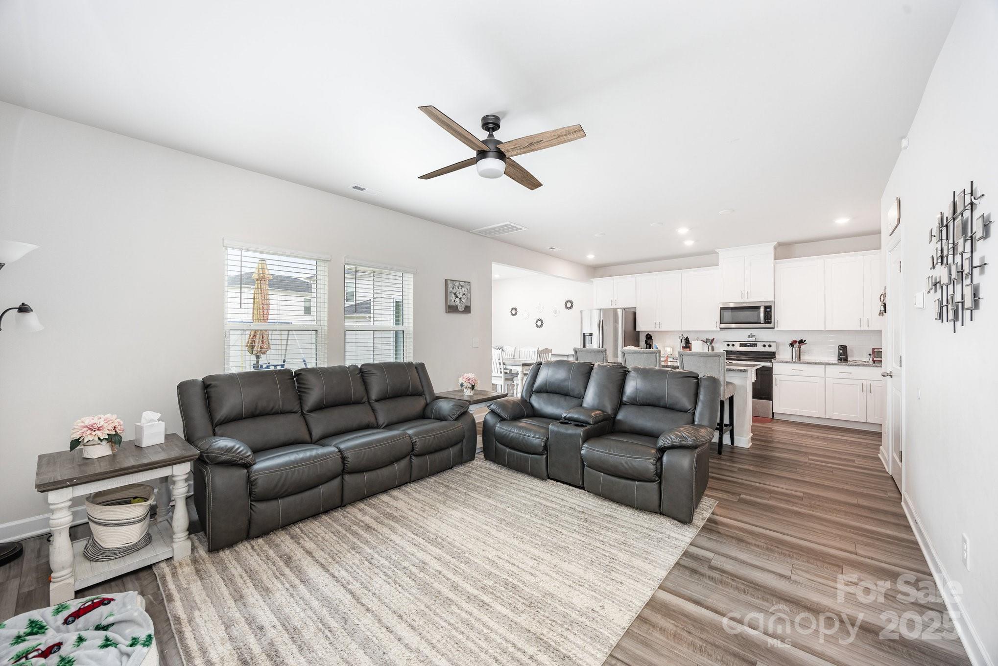 1019 Jeffery Dean Court Property Photo 11