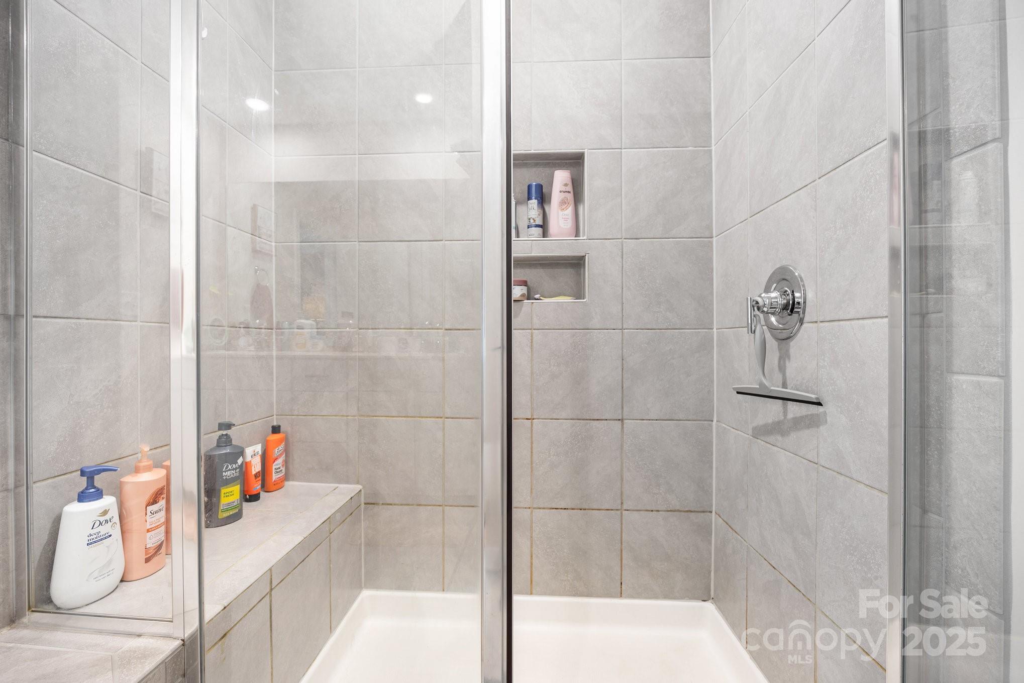 1019 Jeffery Dean Court Property Photo 15