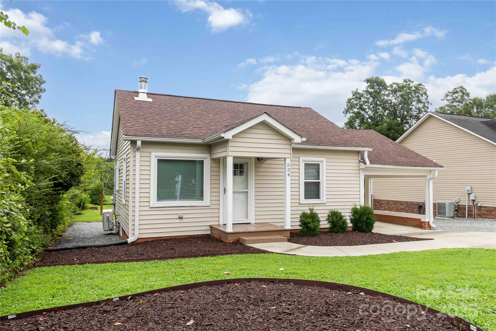 534 Collins Street Property Photo 1