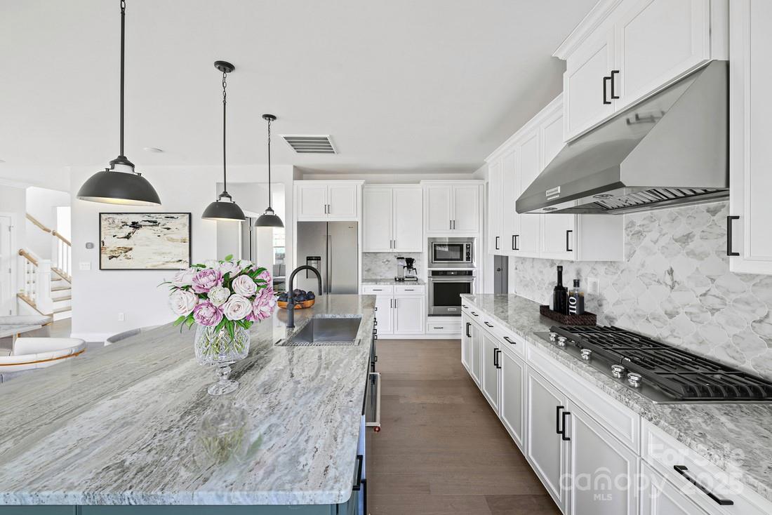 6010 Moonglade Lane 355 Property Photo 2