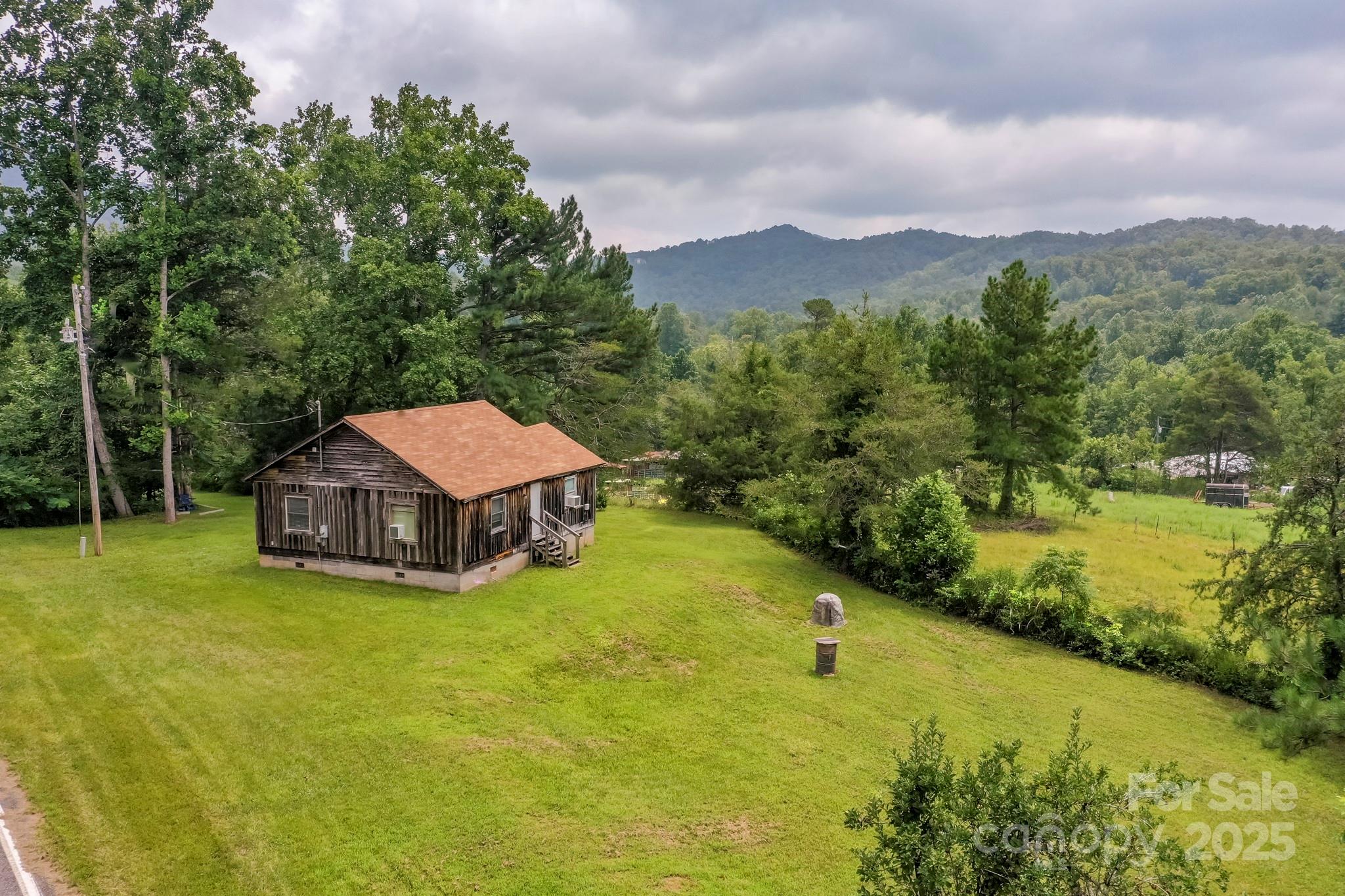 600 Hemphill Road Property Photo 1