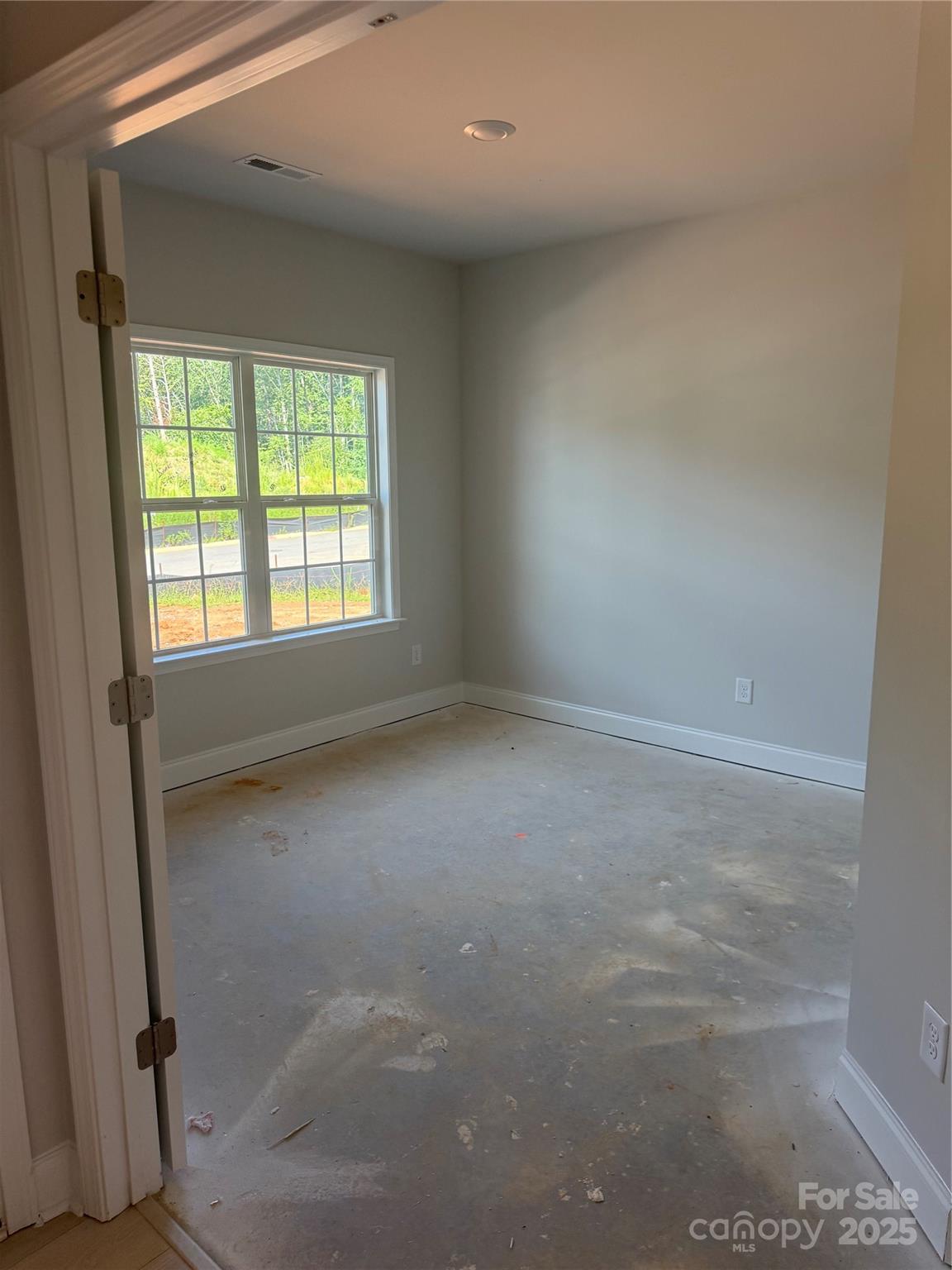 3934 Port Richmond Avenue 98 Property Photo 4