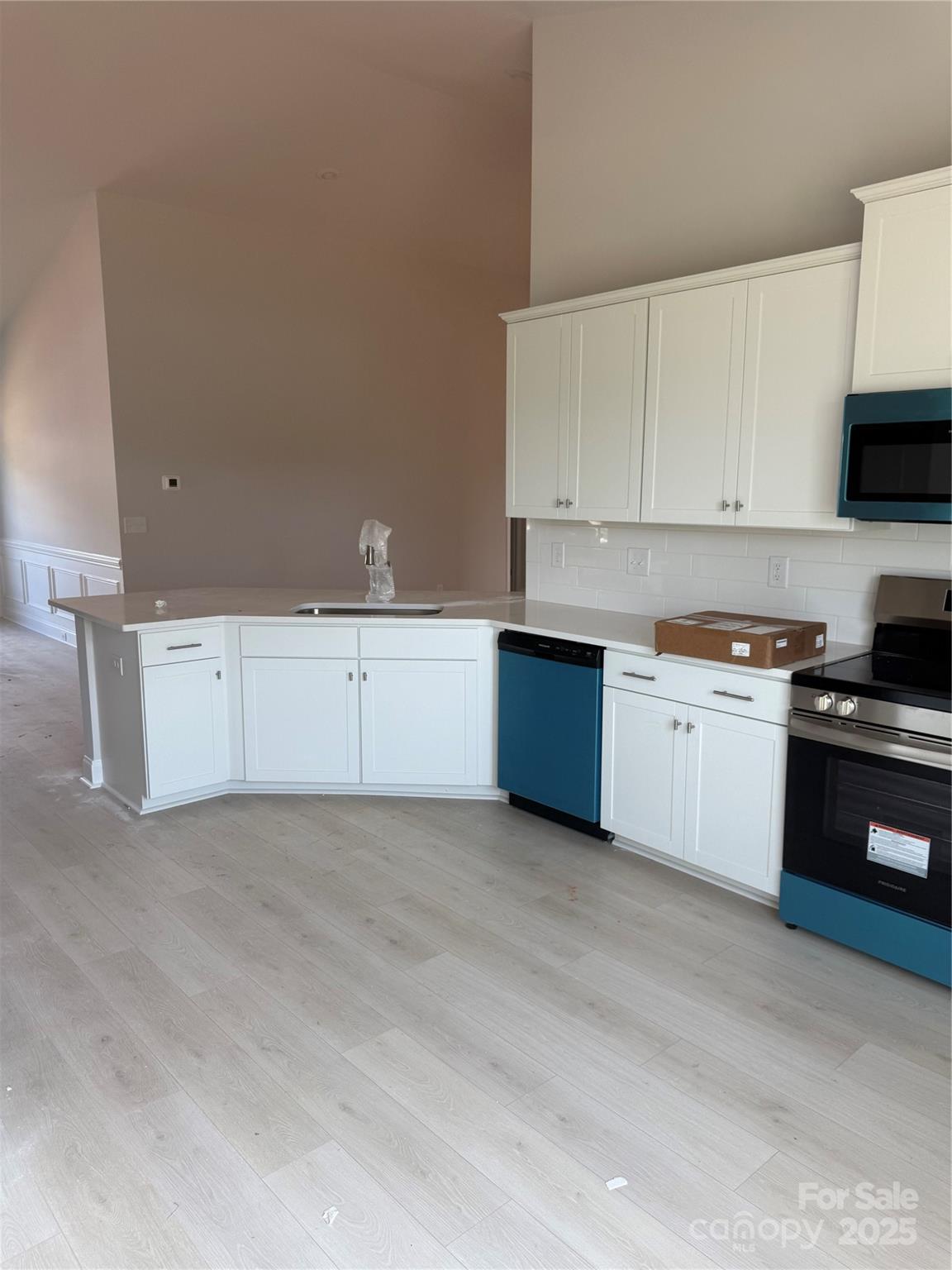 3934 Port Richmond Avenue 98 Property Photo 7