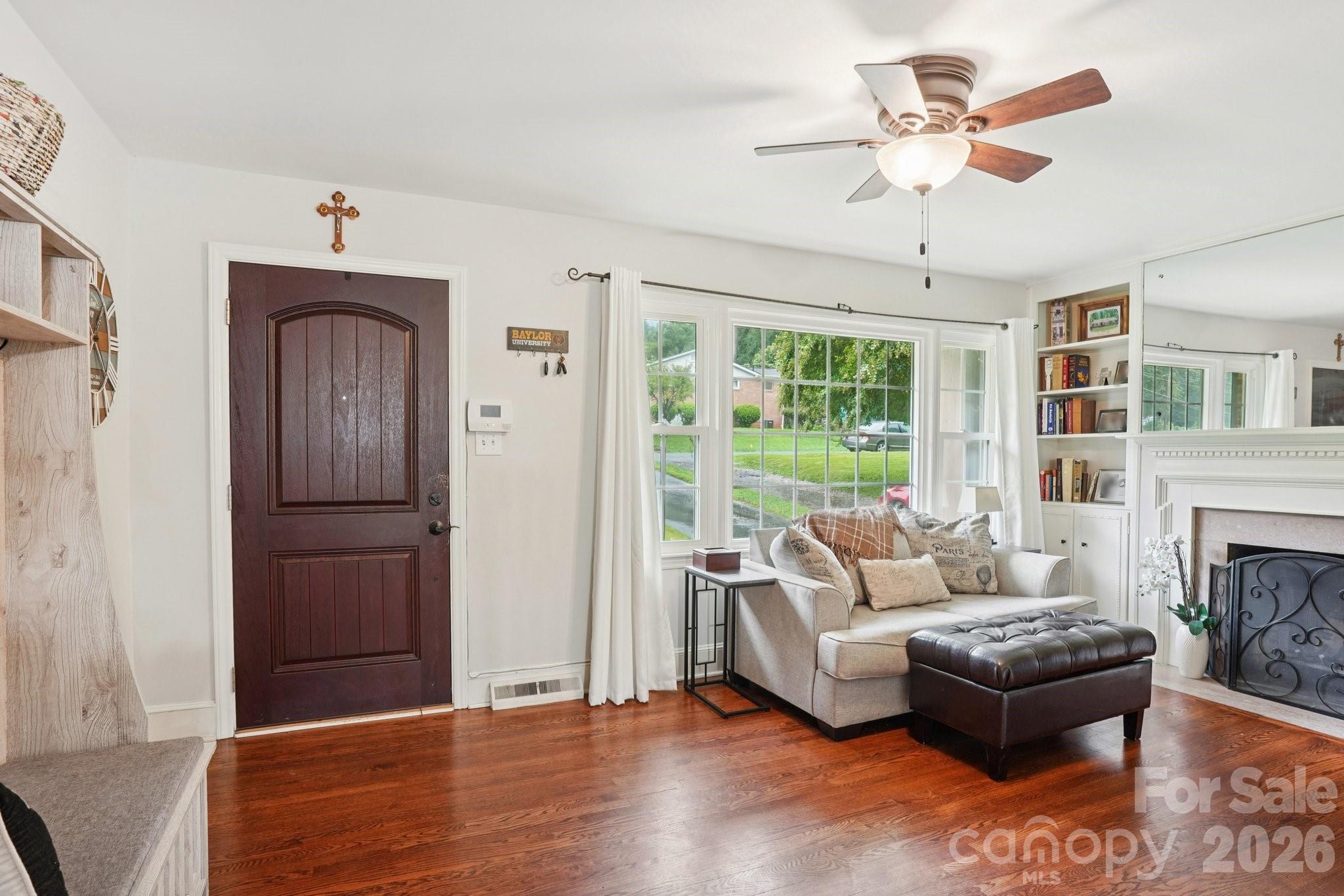 1527 Burnley Road Property Photo 4