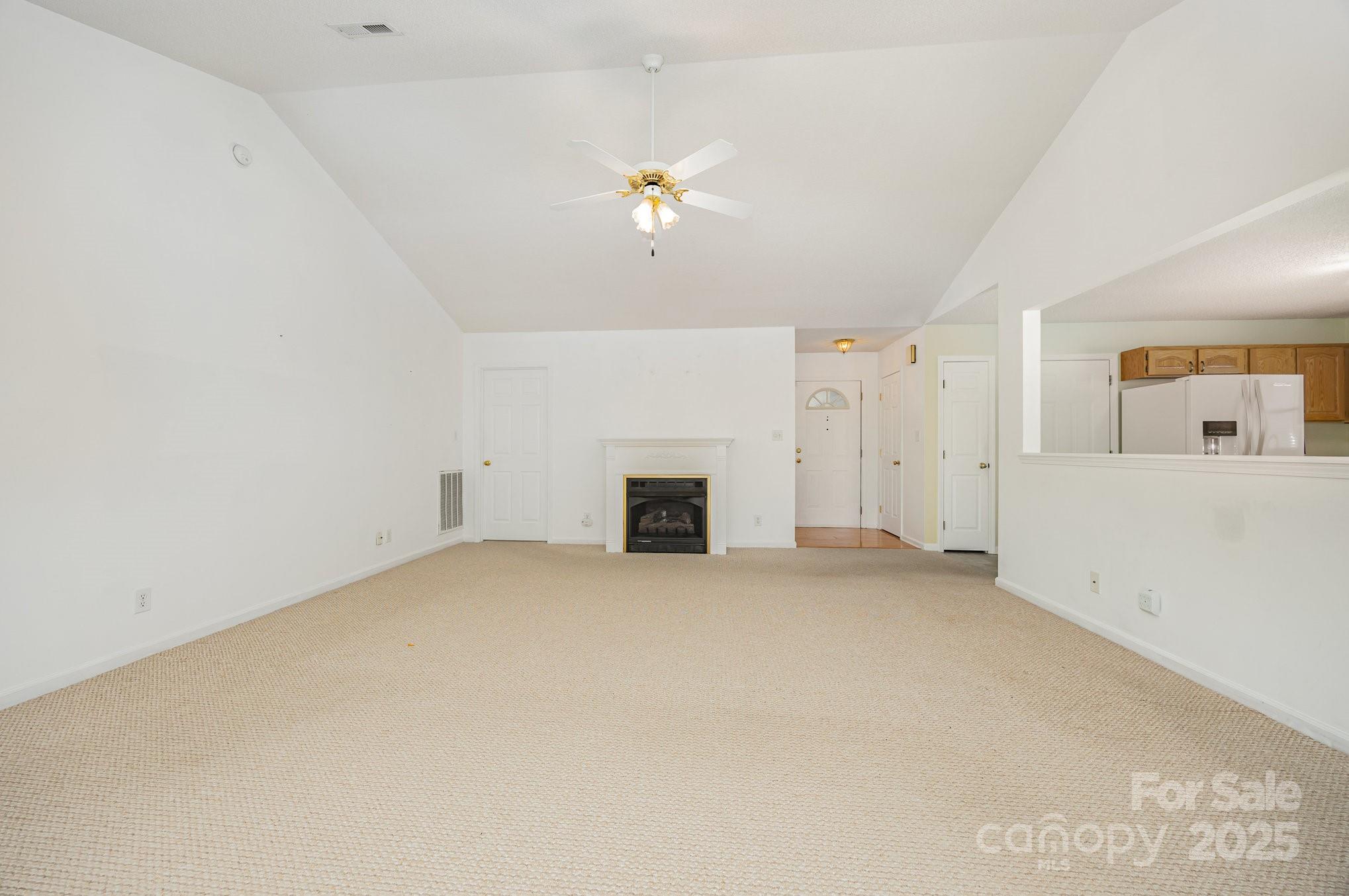 202 Hidden Creek Circle Property Photo 7